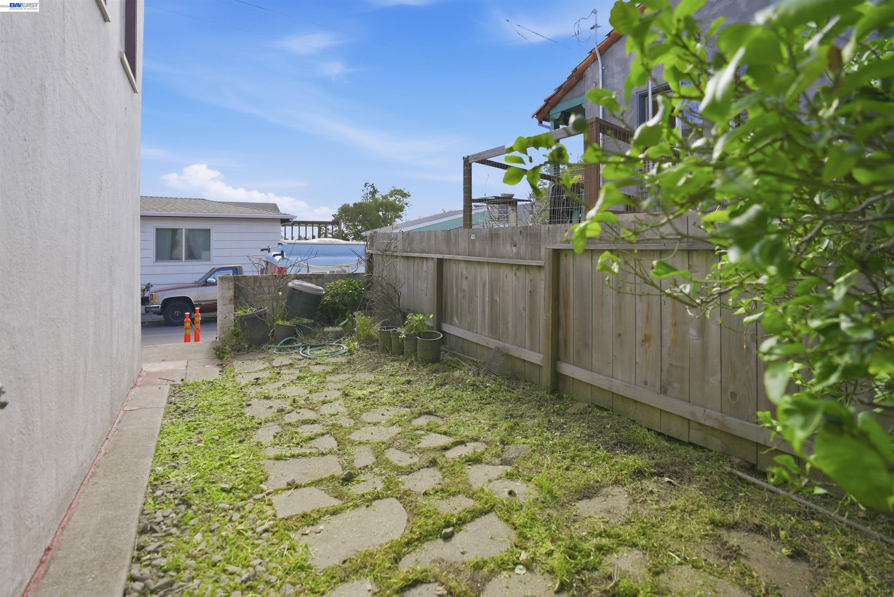 Detail Gallery Image 49 of 60 For 1066 Peralta Ave, Albany,  CA 94706 - 2 Beds | 2 Baths