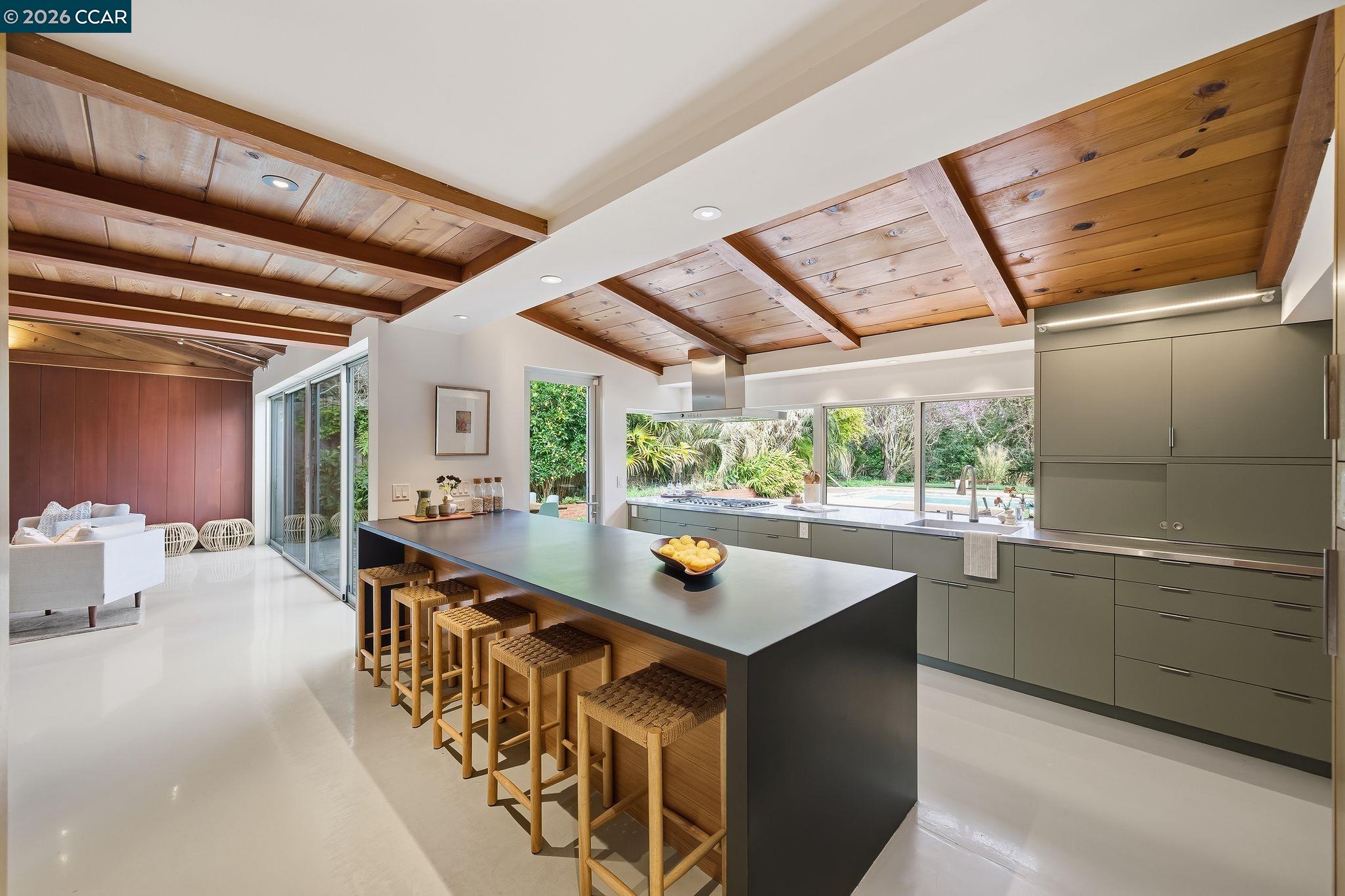 Detail Gallery Image 13 of 55 For 4018 Tilden Ln, Lafayette,  CA 94549 - 4 Beds | 3/1 Baths