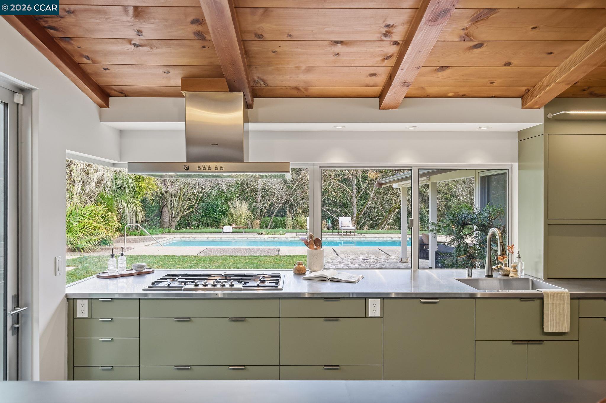 Detail Gallery Image 15 of 55 For 4018 Tilden Ln, Lafayette,  CA 94549 - 4 Beds | 3/1 Baths