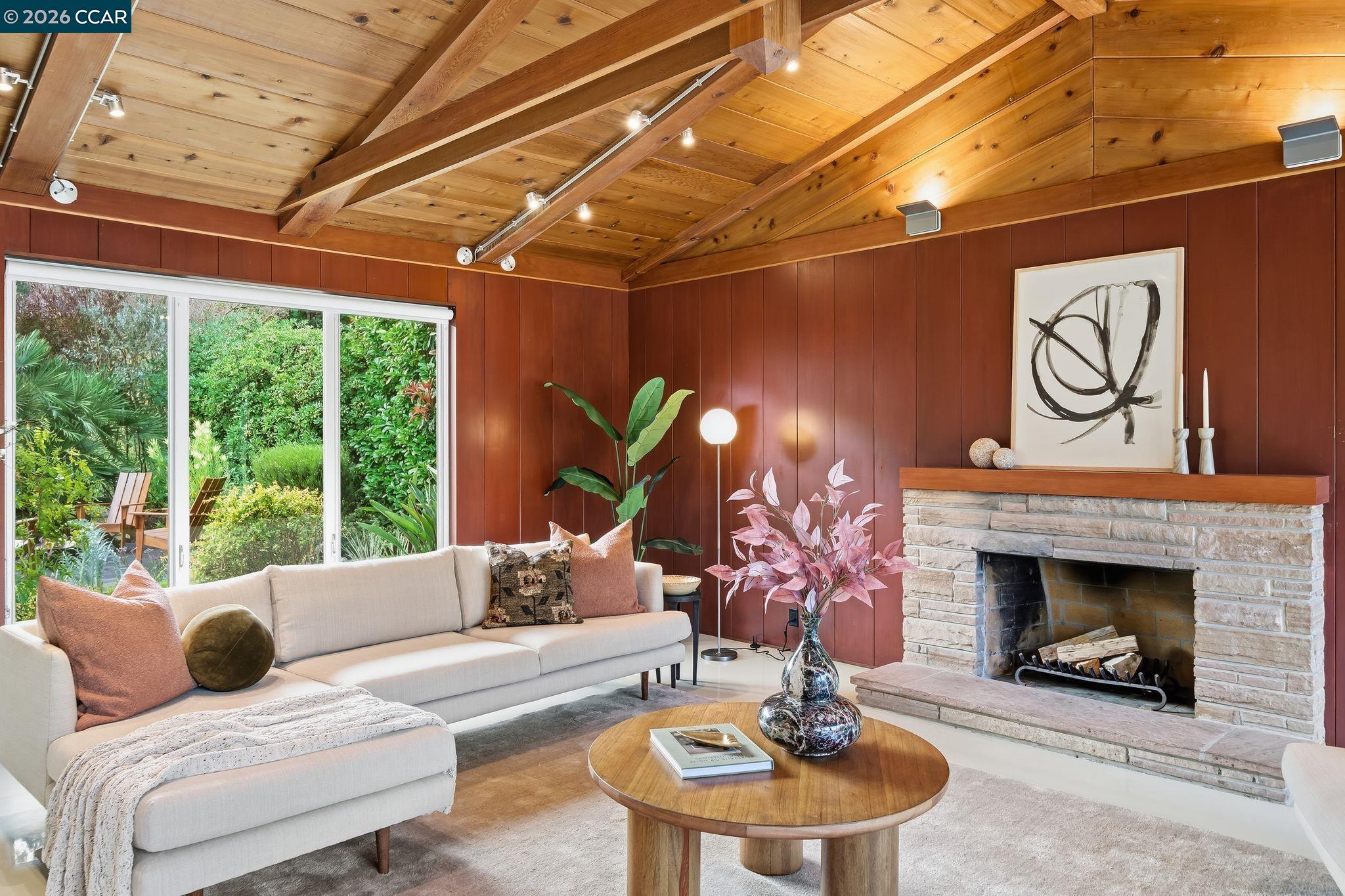 Detail Gallery Image 4 of 55 For 4018 Tilden Ln, Lafayette,  CA 94549 - 4 Beds | 3/1 Baths