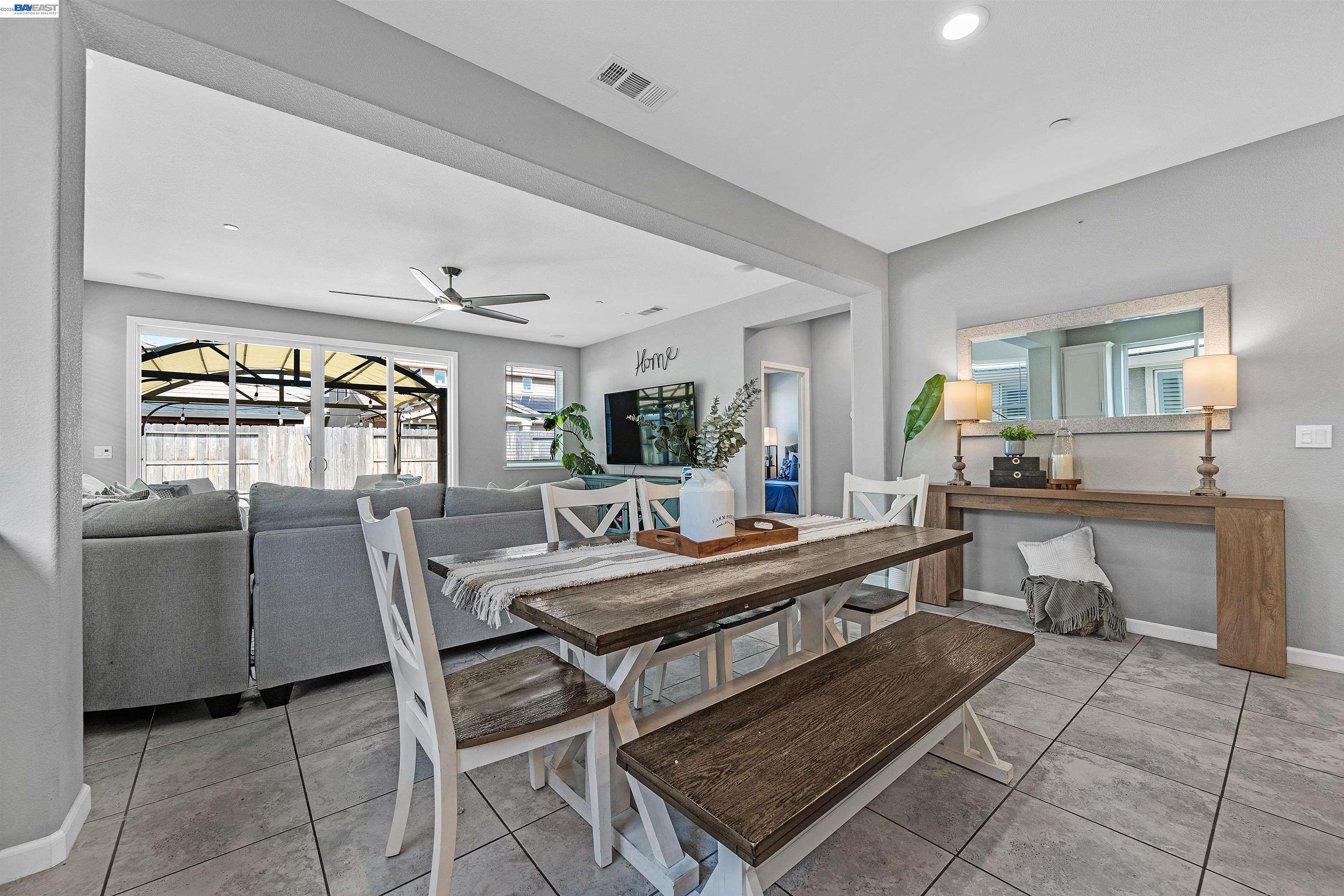 Detail Gallery Image 11 of 40 For 1589 Friendly St, Manteca,  CA 95337 - 4 Beds | 3 Baths