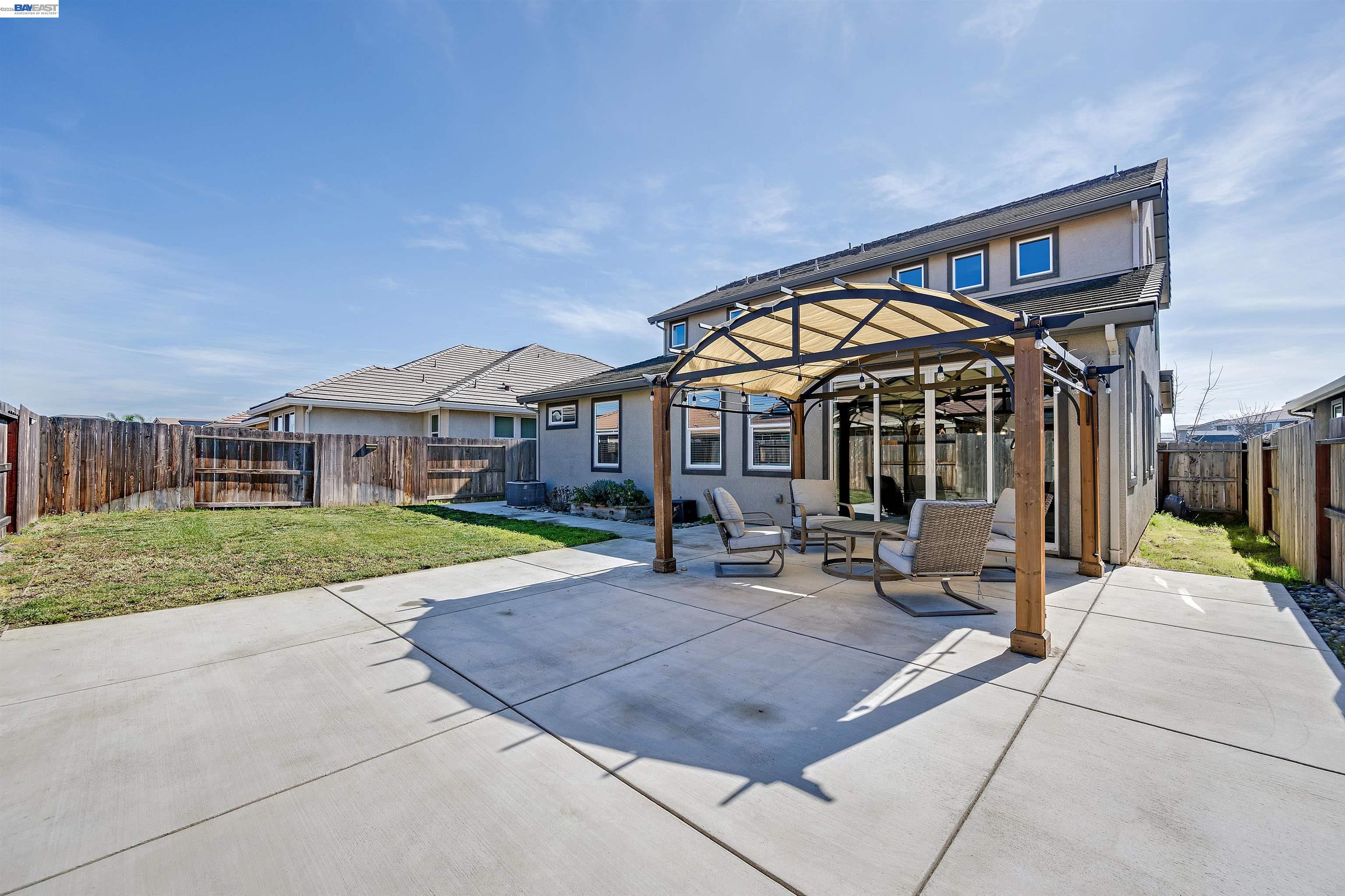 Detail Gallery Image 32 of 40 For 1589 Friendly St, Manteca,  CA 95337 - 4 Beds | 3 Baths