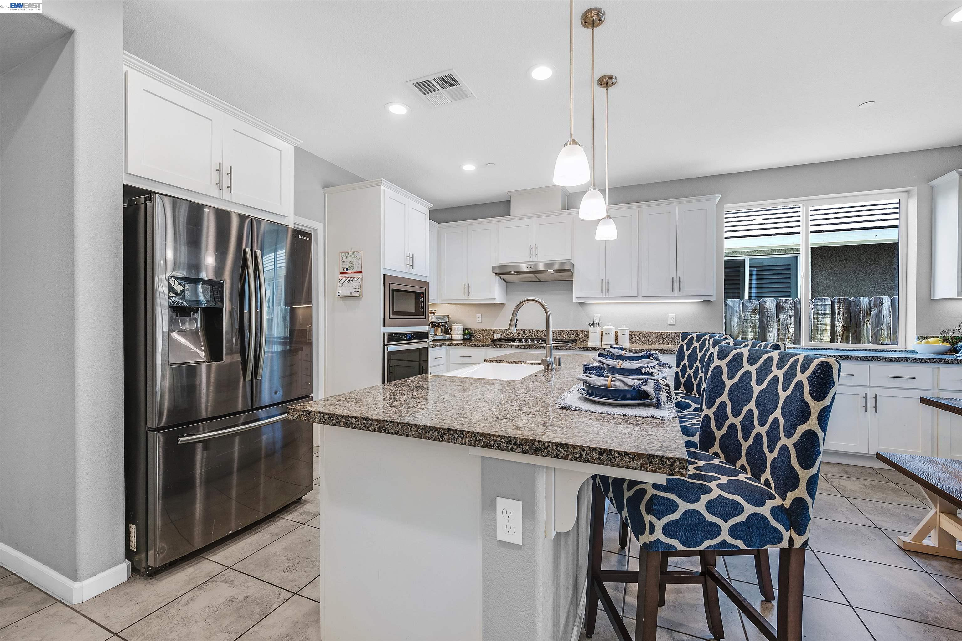 Detail Gallery Image 6 of 48 For 1589 Friendly St, Manteca,  CA 95337 - 4 Beds | 3 Baths