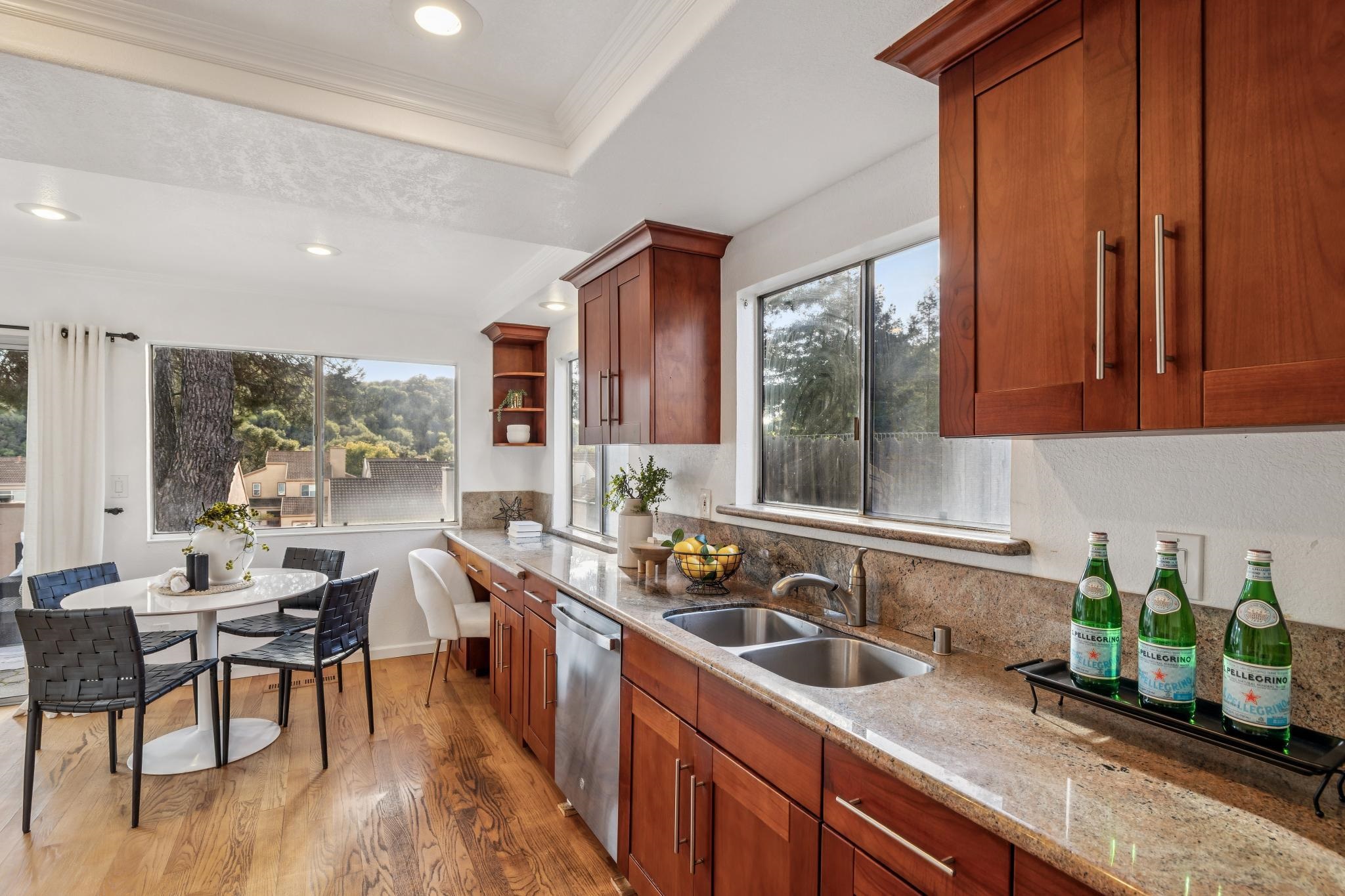 Detail Gallery Image 12 of 60 For 28071 Dobbel Ave, Hayward,  CA 94542 - 3 Beds | 2/1 Baths