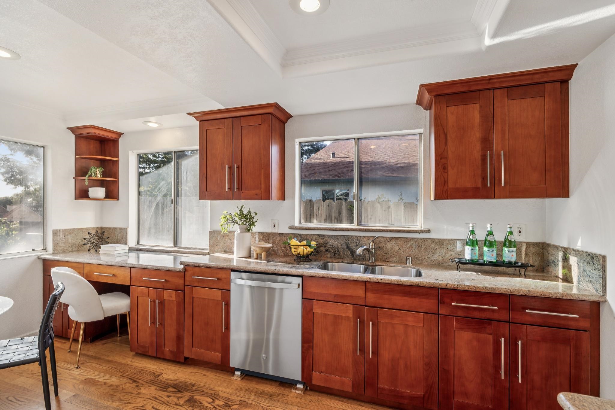 Detail Gallery Image 14 of 60 For 28071 Dobbel Ave, Hayward,  CA 94542 - 3 Beds | 2/1 Baths