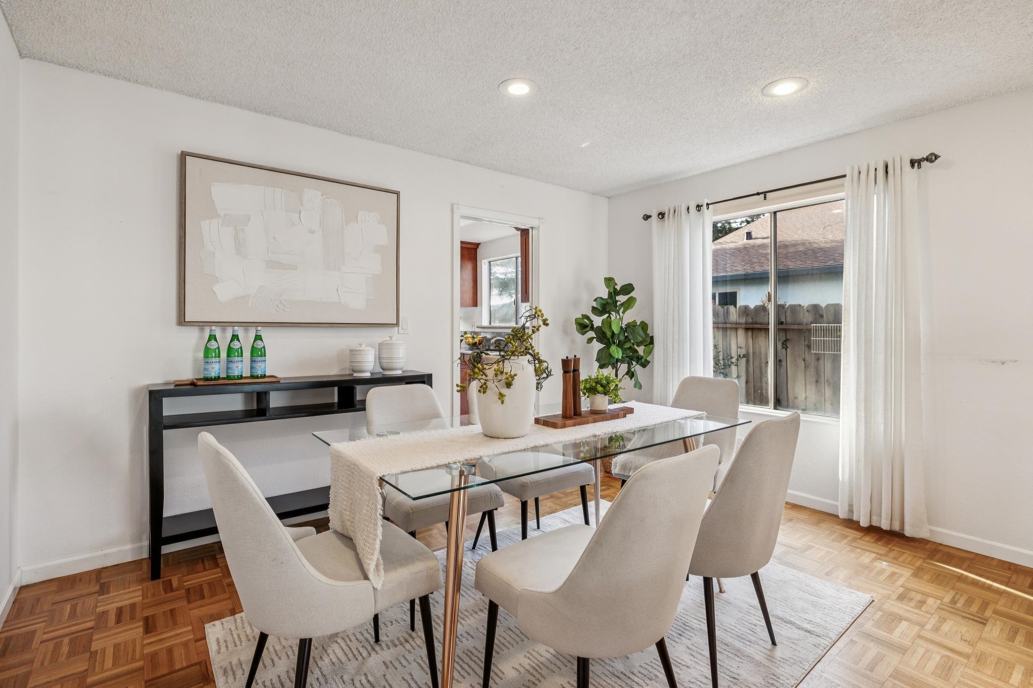 Detail Gallery Image 9 of 60 For 28071 Dobbel Ave, Hayward,  CA 94542 - 3 Beds | 2/1 Baths