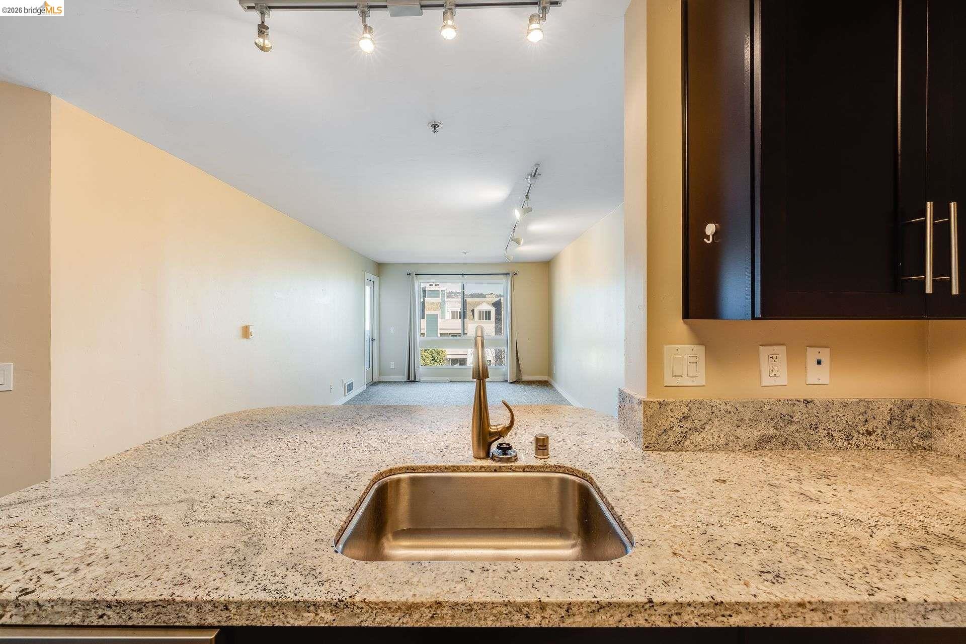 Photo #5: 41124402 Listing: Photo #5