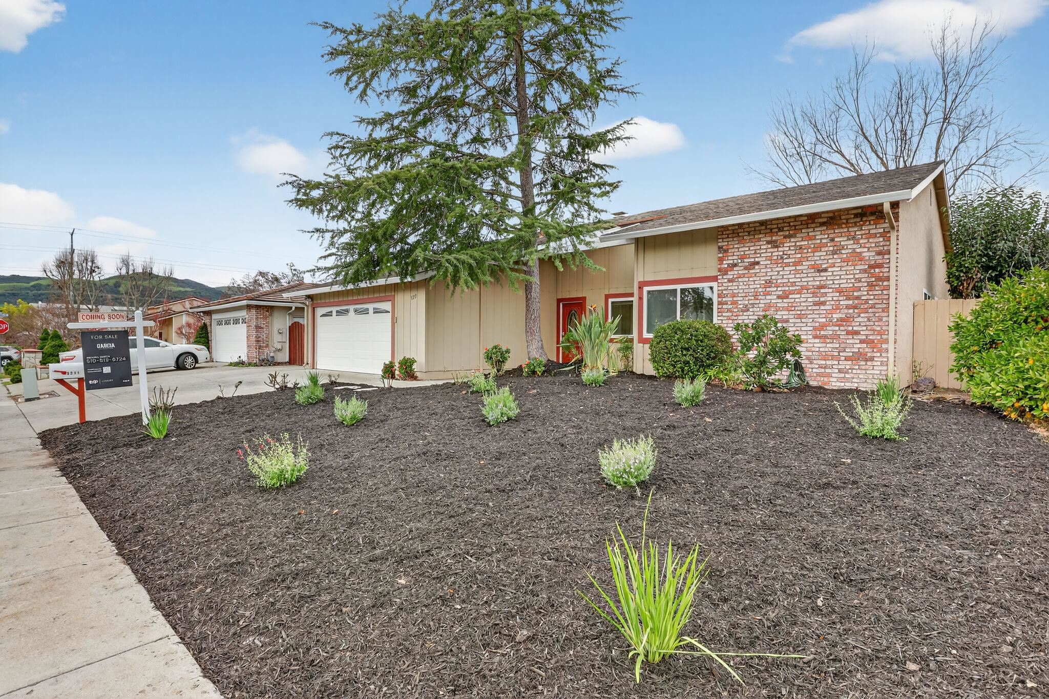 Detail Gallery Image 3 of 50 For 3211 De Anza Pl, San Ramon,  CA 94583 - 5 Beds | 2 Baths