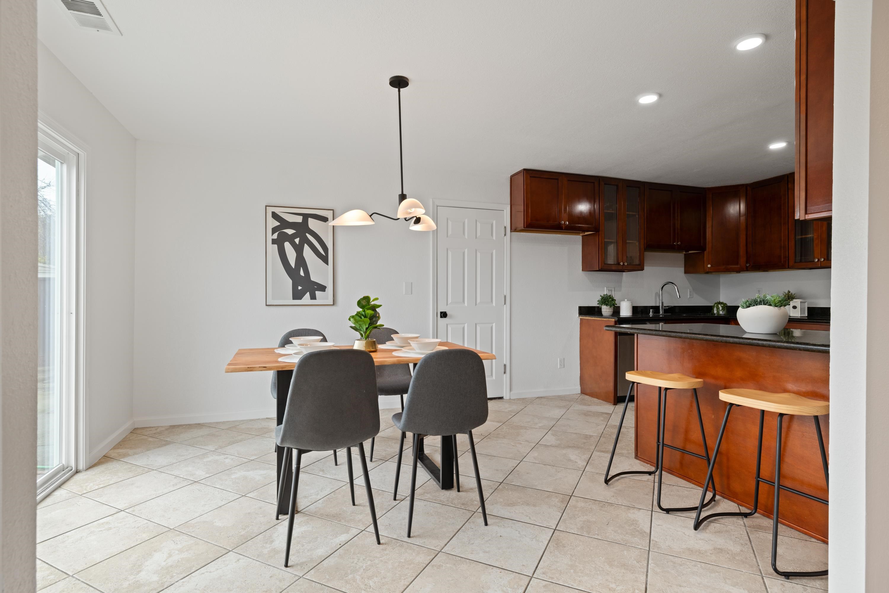 Detail Gallery Image 10 of 20 For 14381 Trinidad Rd, San Leandro,  CA 94577 - 3 Beds | 2 Baths