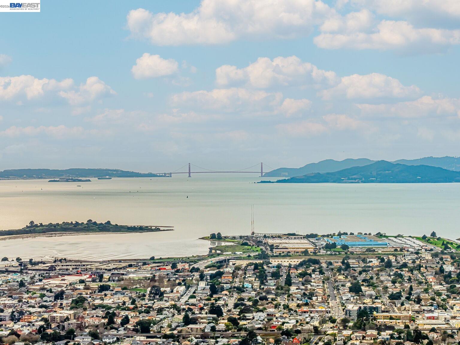 Detail Gallery Image 6 of 60 For 51 Franciscan Way, Kensington,  CA 94707 - 4 Beds | 3 Baths