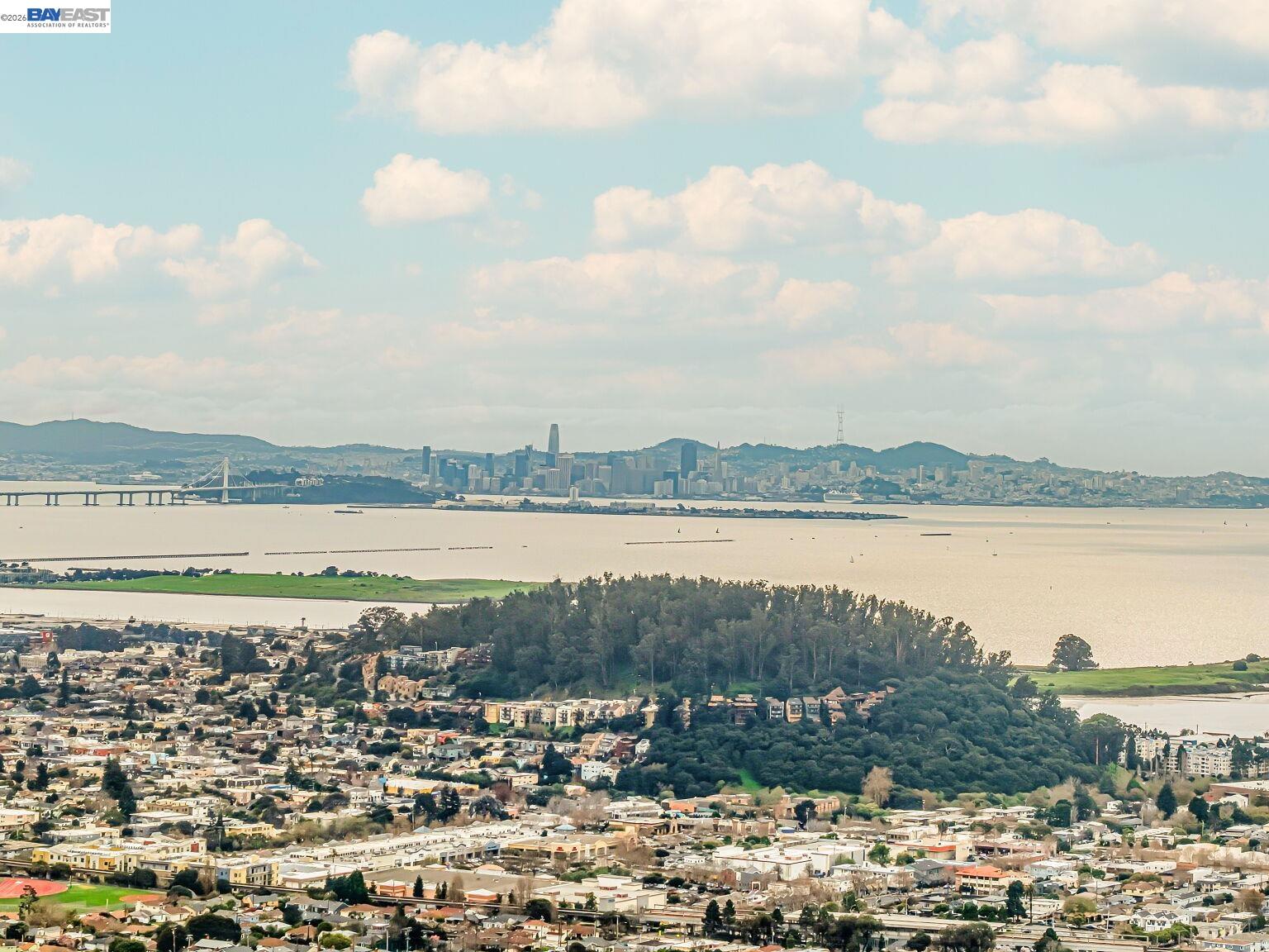 Detail Gallery Image 7 of 60 For 51 Franciscan Way, Kensington,  CA 94707 - 4 Beds | 3 Baths