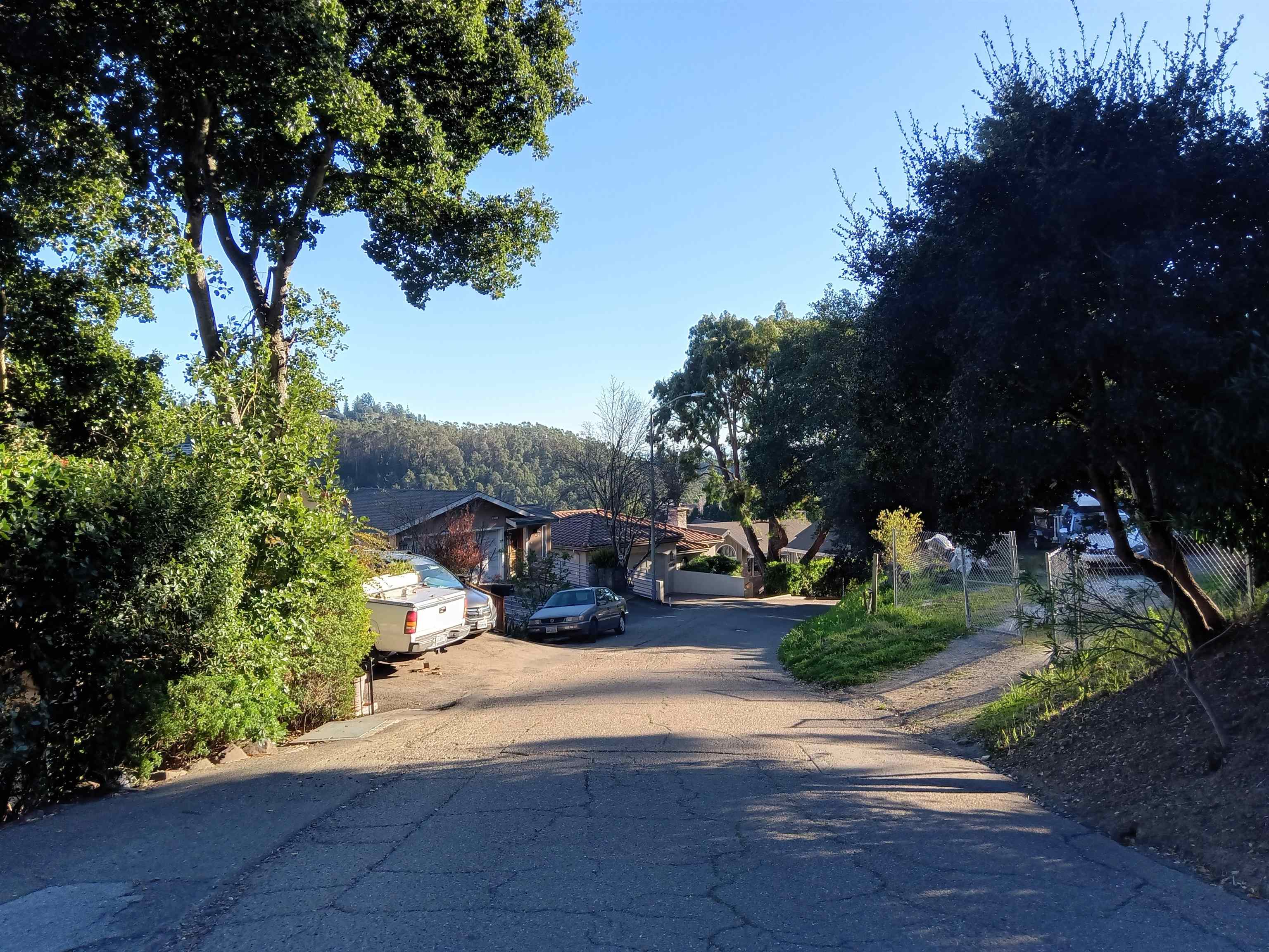 Detail Gallery Image 2 of 5 For 6971 Bristol Drive, Berkeley,  CA 94705 - – Beds | – Baths