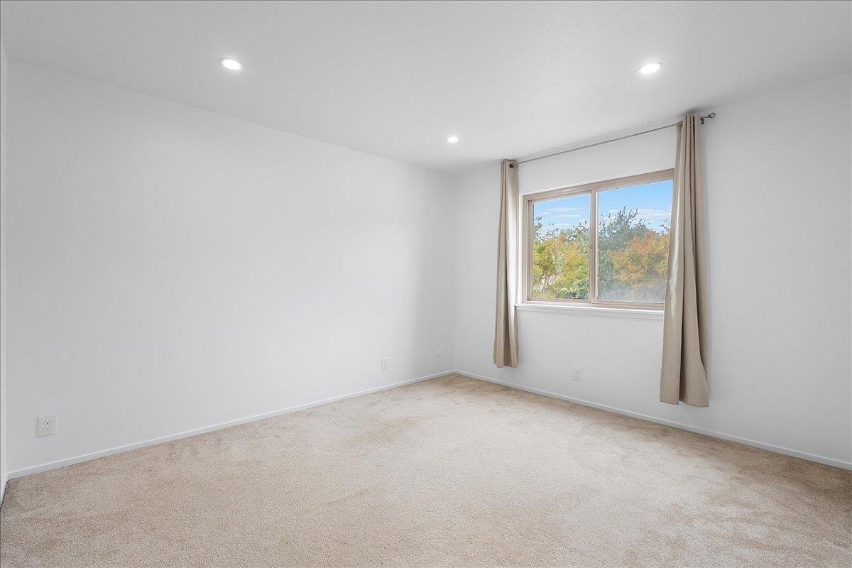 Detail Gallery Image 20 of 25 For 1141 Verdemar Dr, Alameda,  CA 94502 - 4 Beds | 2/1 Baths