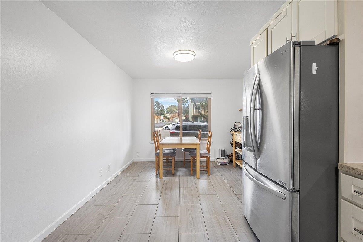 Detail Gallery Image 8 of 25 For 1141 Verdemar Dr, Alameda,  CA 94502 - 4 Beds | 2/1 Baths