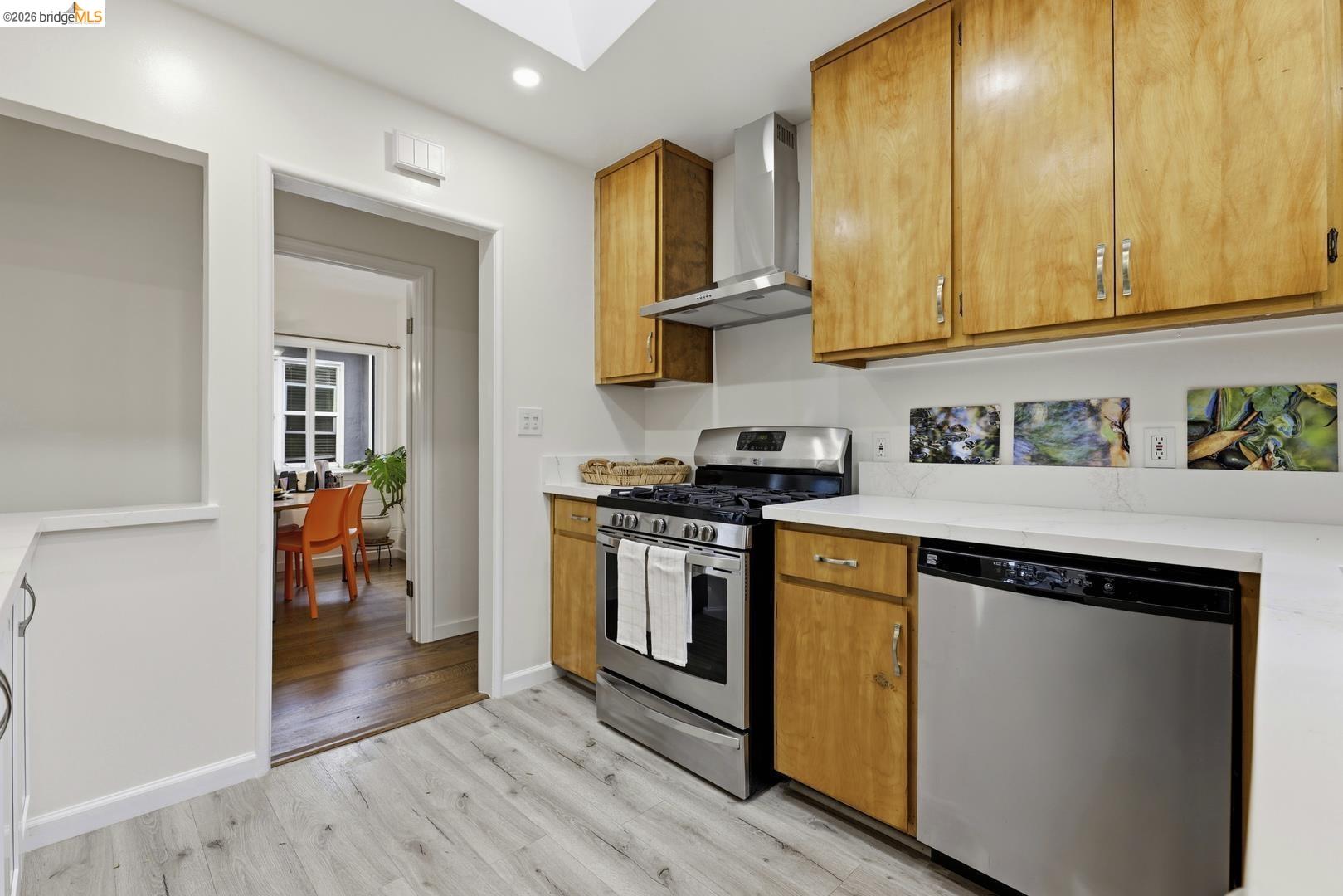 Detail Gallery Image 11 of 42 For 946 Kains Ave, Albany,  CA 94706 - 4 Beds | 2/1 Baths