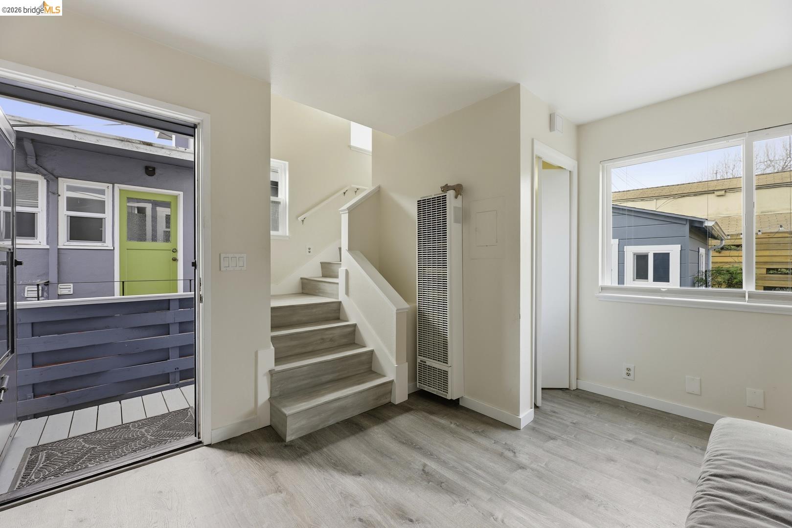 Detail Gallery Image 25 of 41 For 946 Kains Ave, Albany,  CA 94706 - 4 Beds | 2/1 Baths