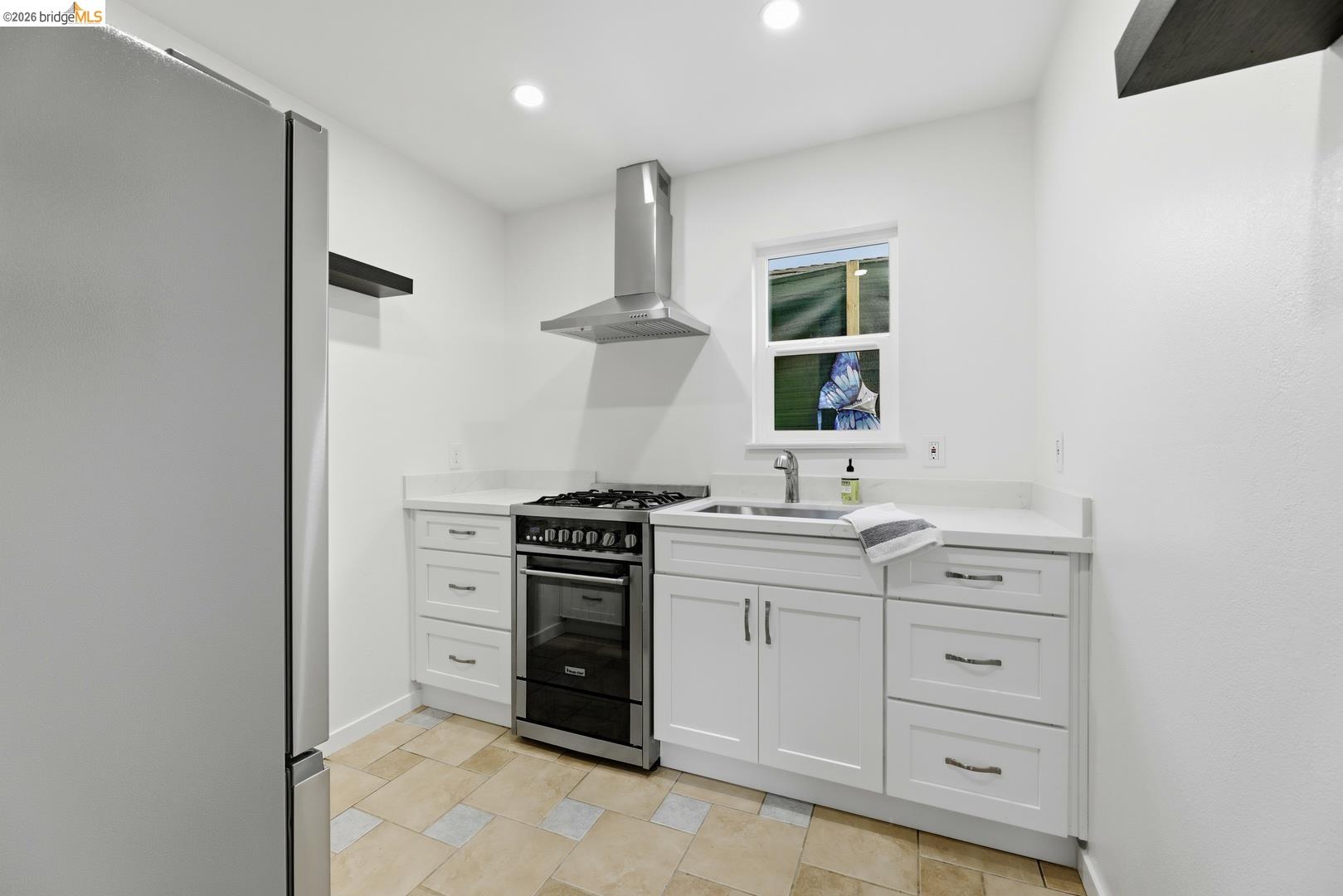 Detail Gallery Image 26 of 42 For 946 Kains Ave, Albany,  CA 94706 - 4 Beds | 2/1 Baths