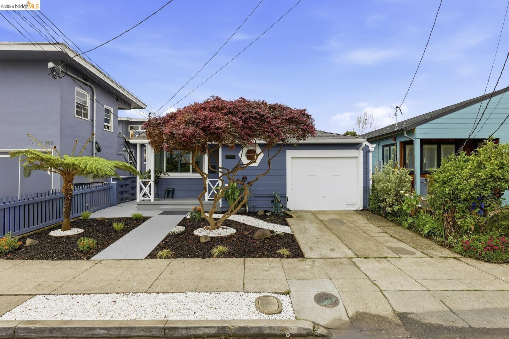 Detail Gallery Image 4 of 41 For 946 Kains Ave, Albany,  CA 94706 - 4 Beds | 2/1 Baths