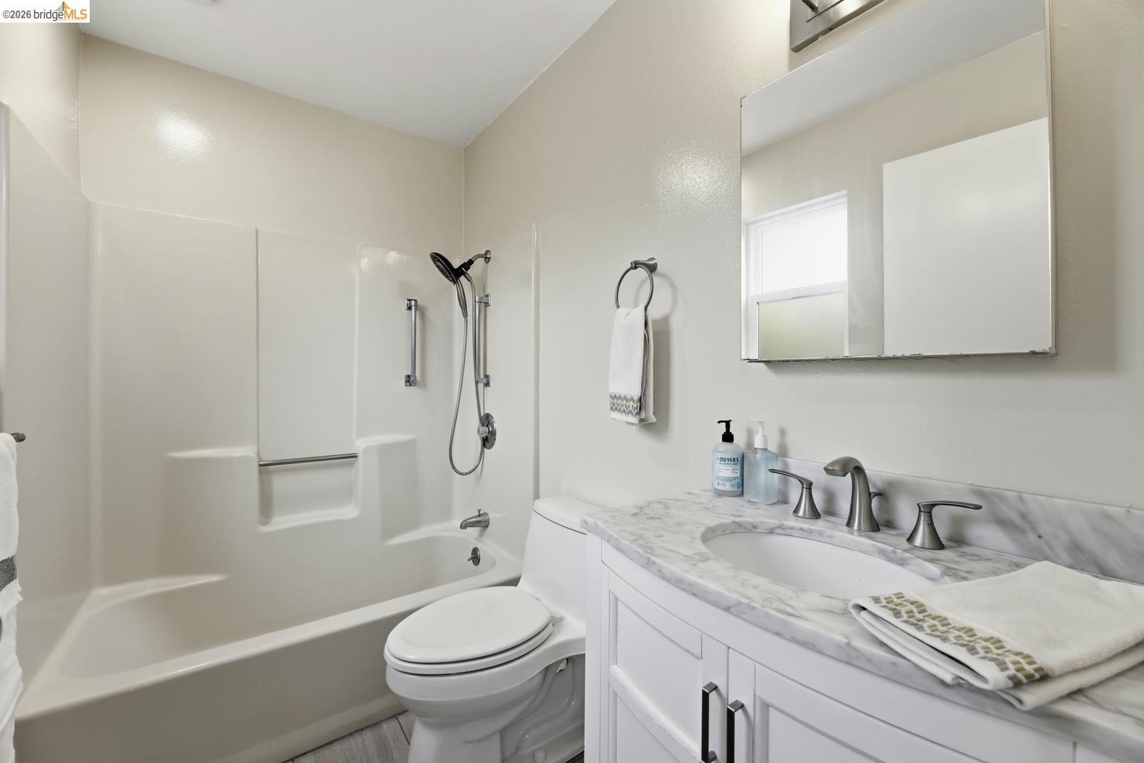 Detail Gallery Image 32 of 41 For 946 Kains Ave, Albany,  CA 94706 - 4 Beds | 2/1 Baths