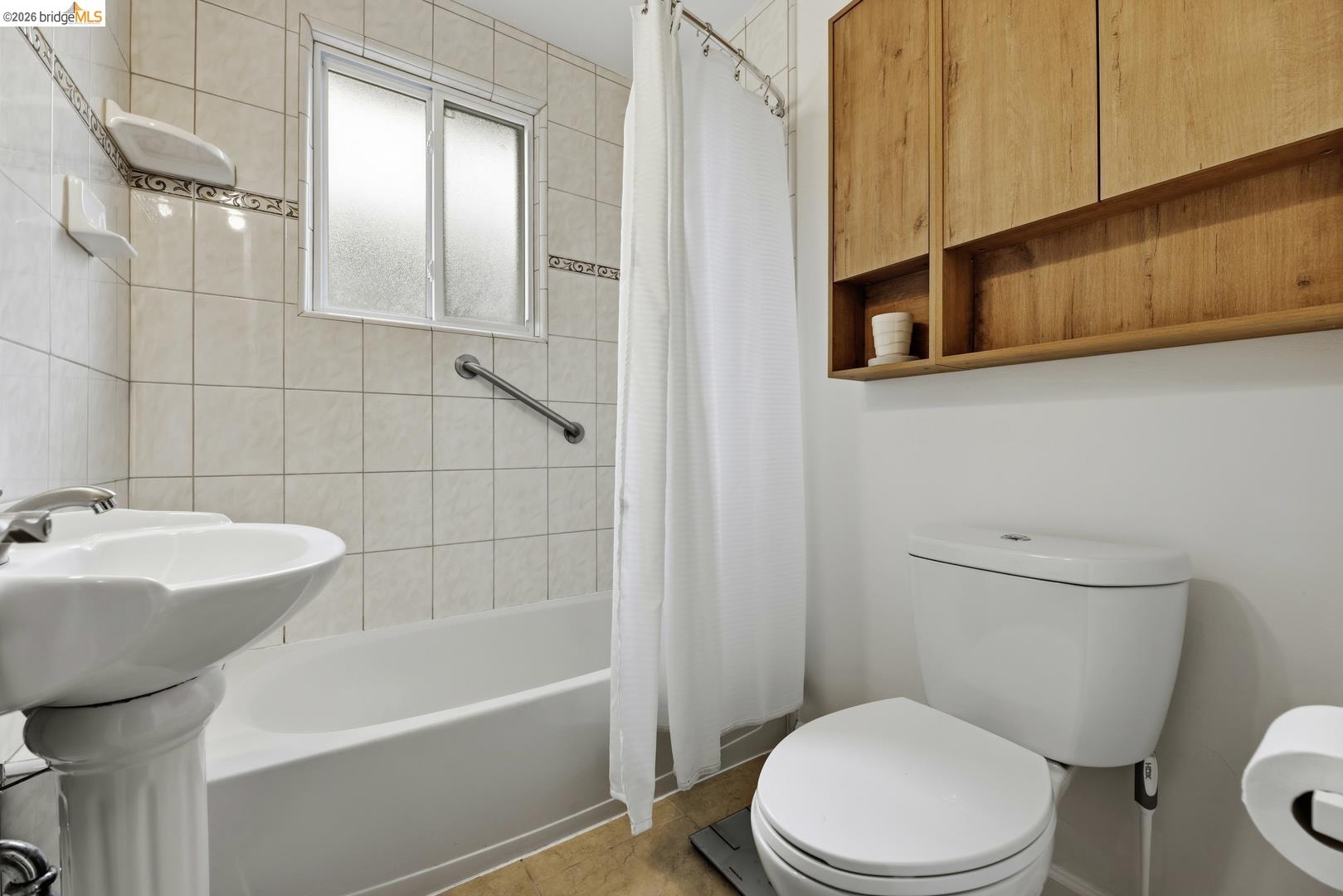 Detail Gallery Image 35 of 42 For 946 Kains Ave, Albany,  CA 94706 - 4 Beds | 2/1 Baths