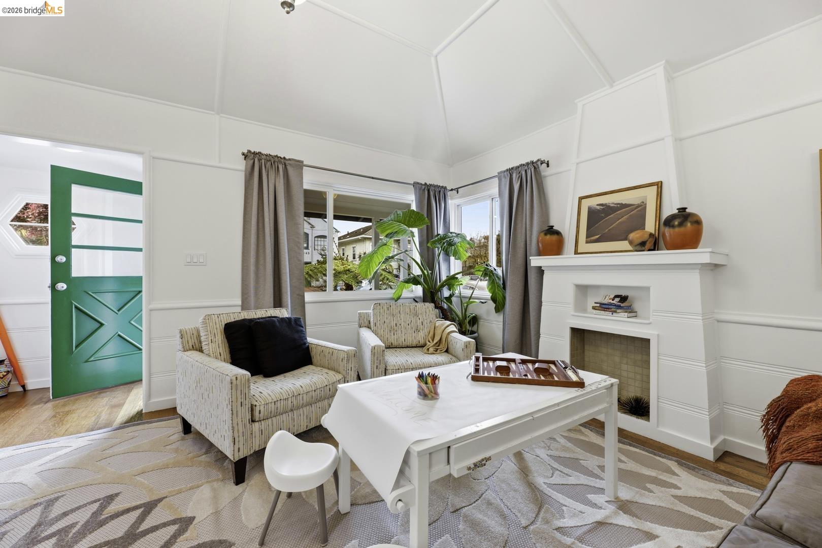 Detail Gallery Image 6 of 42 For 946 Kains Ave, Albany,  CA 94706 - 4 Beds | 2/1 Baths