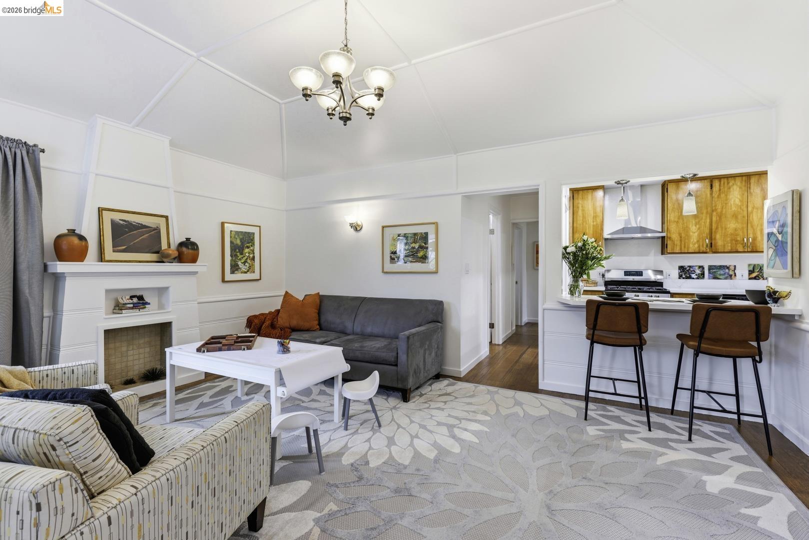 Detail Gallery Image 7 of 42 For 946 Kains Ave, Albany,  CA 94706 - 4 Beds | 2/1 Baths