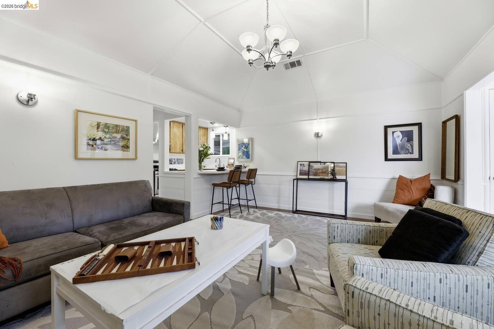 Detail Gallery Image 8 of 42 For 946 Kains Ave, Albany,  CA 94706 - 4 Beds | 2/1 Baths