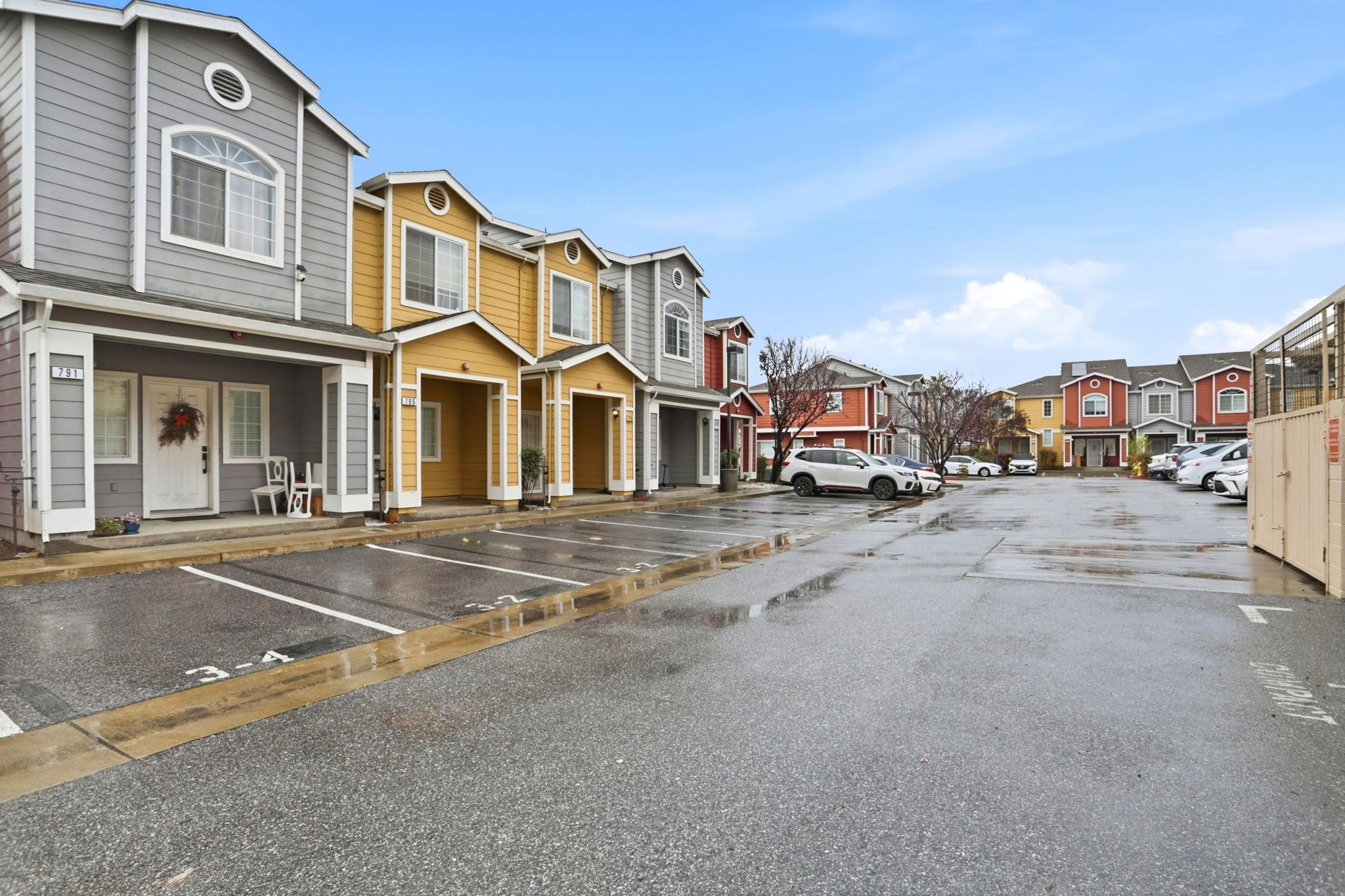 Detail Gallery Image 2 of 27 For 779 Bonita Pl, San Jose,  CA 95116 - 2 Beds | 2 Baths
