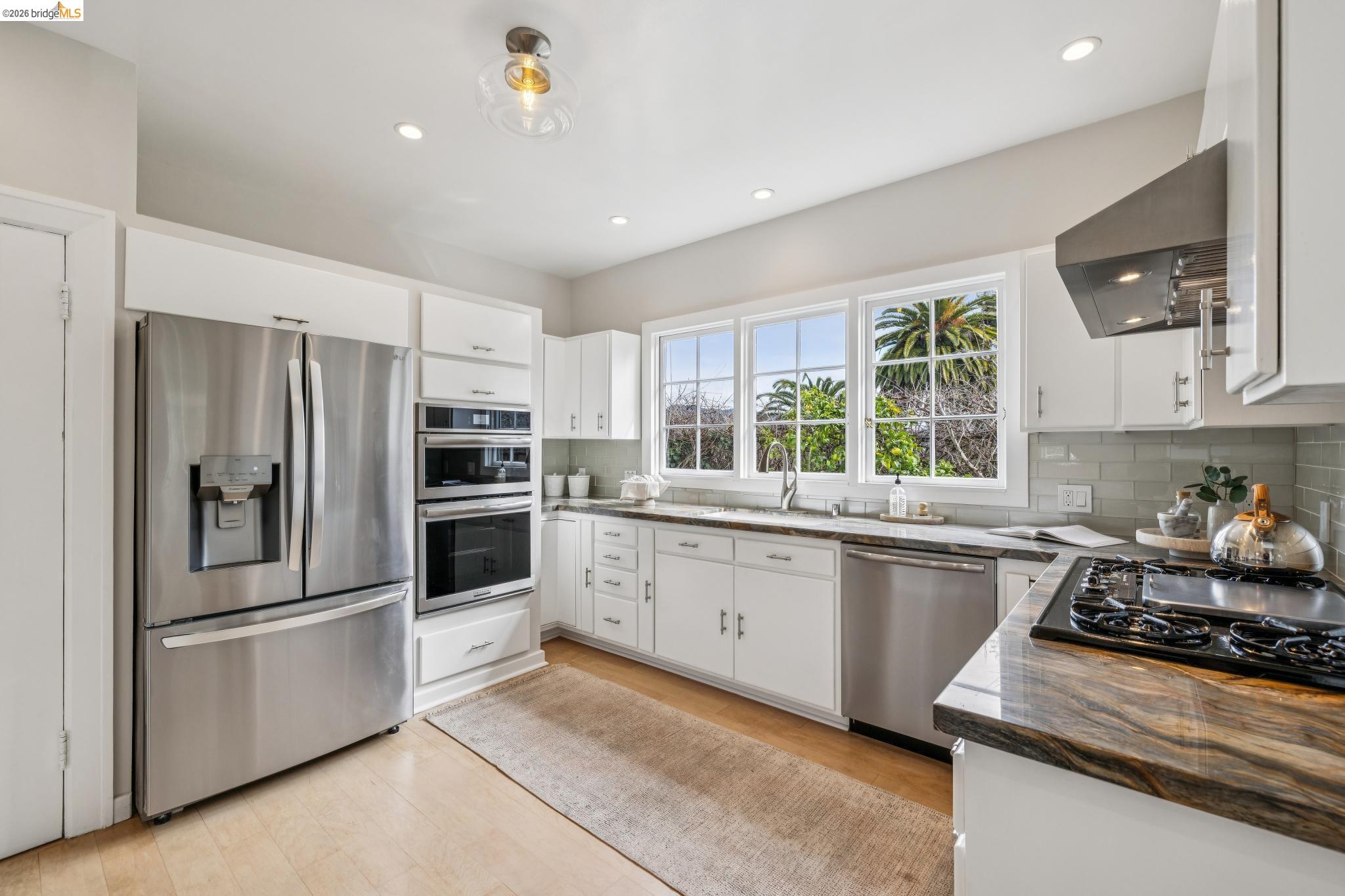 Detail Gallery Image 20 of 59 For 15 Olive Ave, Piedmont,  CA 94611 - – Beds | – Baths