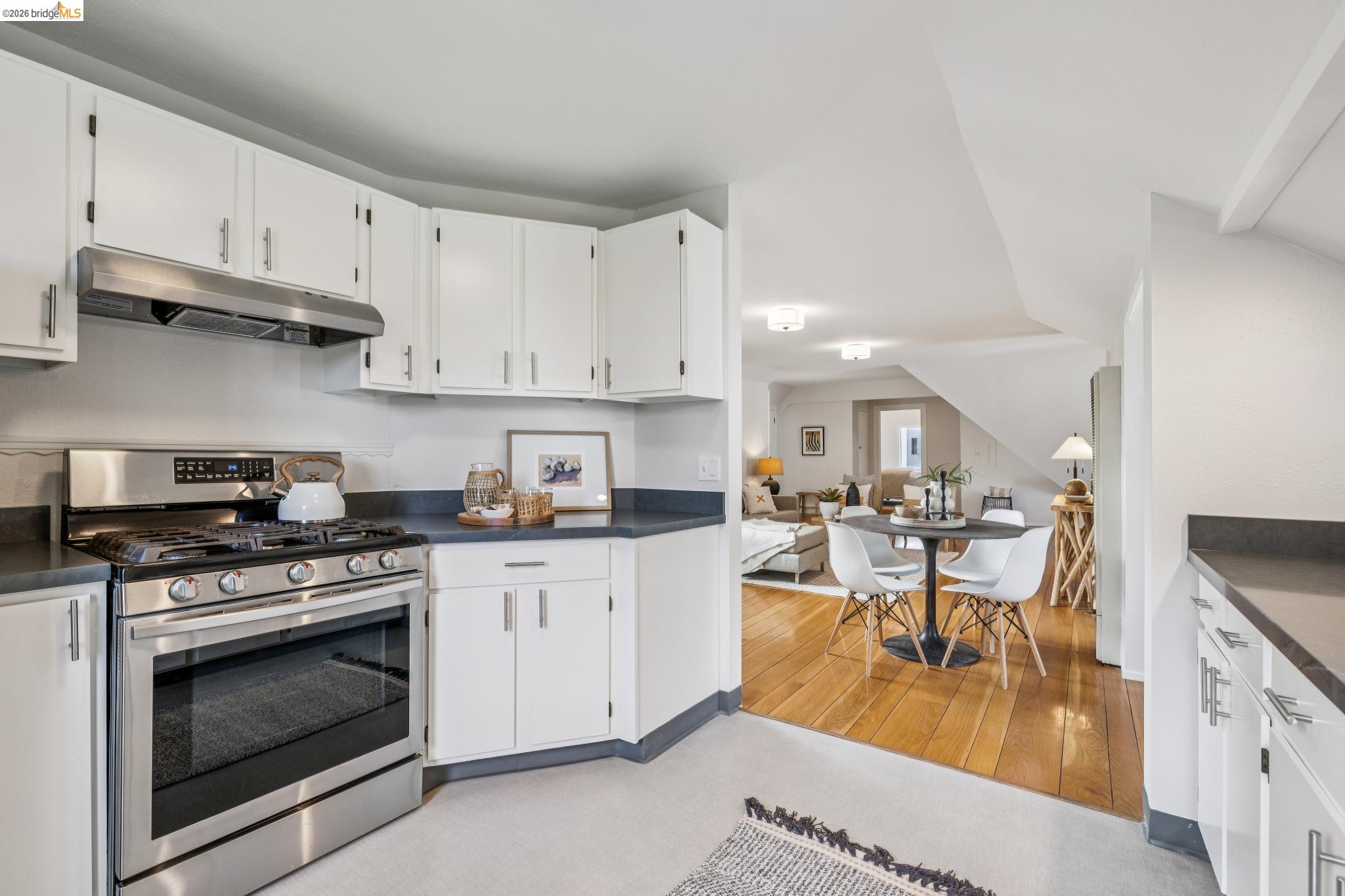 Detail Gallery Image 44 of 59 For 15 Olive Ave, Piedmont,  CA 94611 - – Beds | – Baths