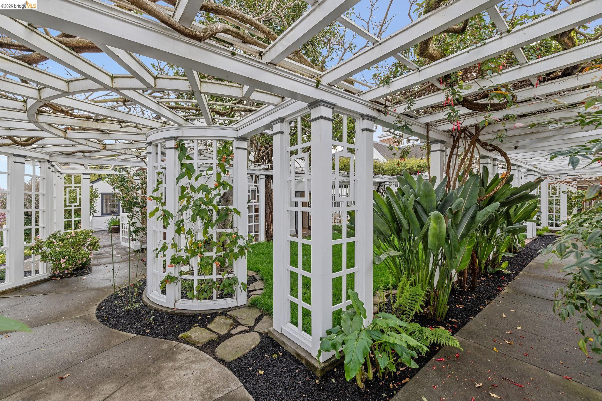 Detail Gallery Image 57 of 59 For 15 Olive Ave, Piedmont,  CA 94611 - – Beds | – Baths