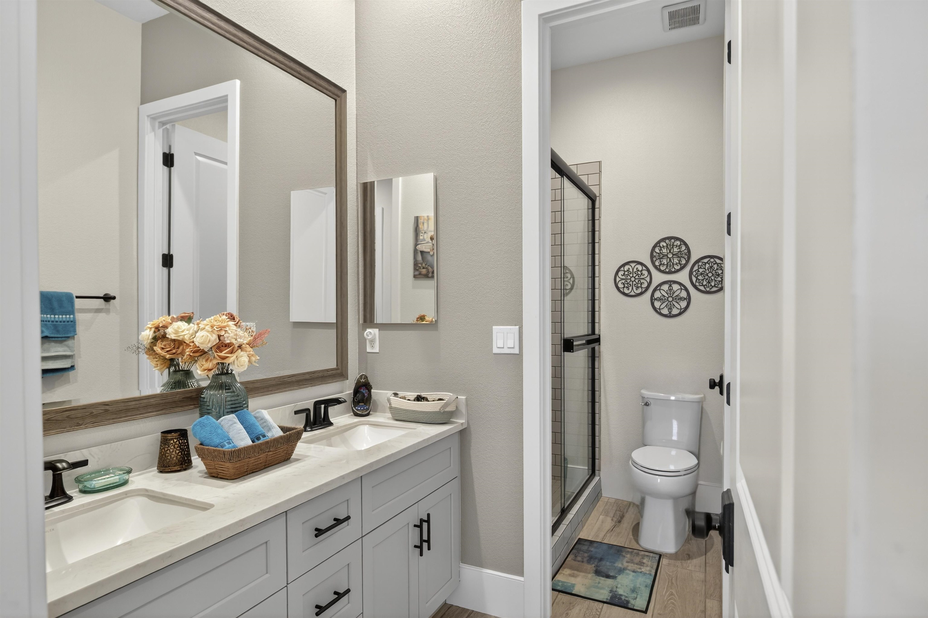 Detail Gallery Image 33 of 47 For 1560 Empire, Lodi,  CA 95242 - 3 Beds | 3 Baths