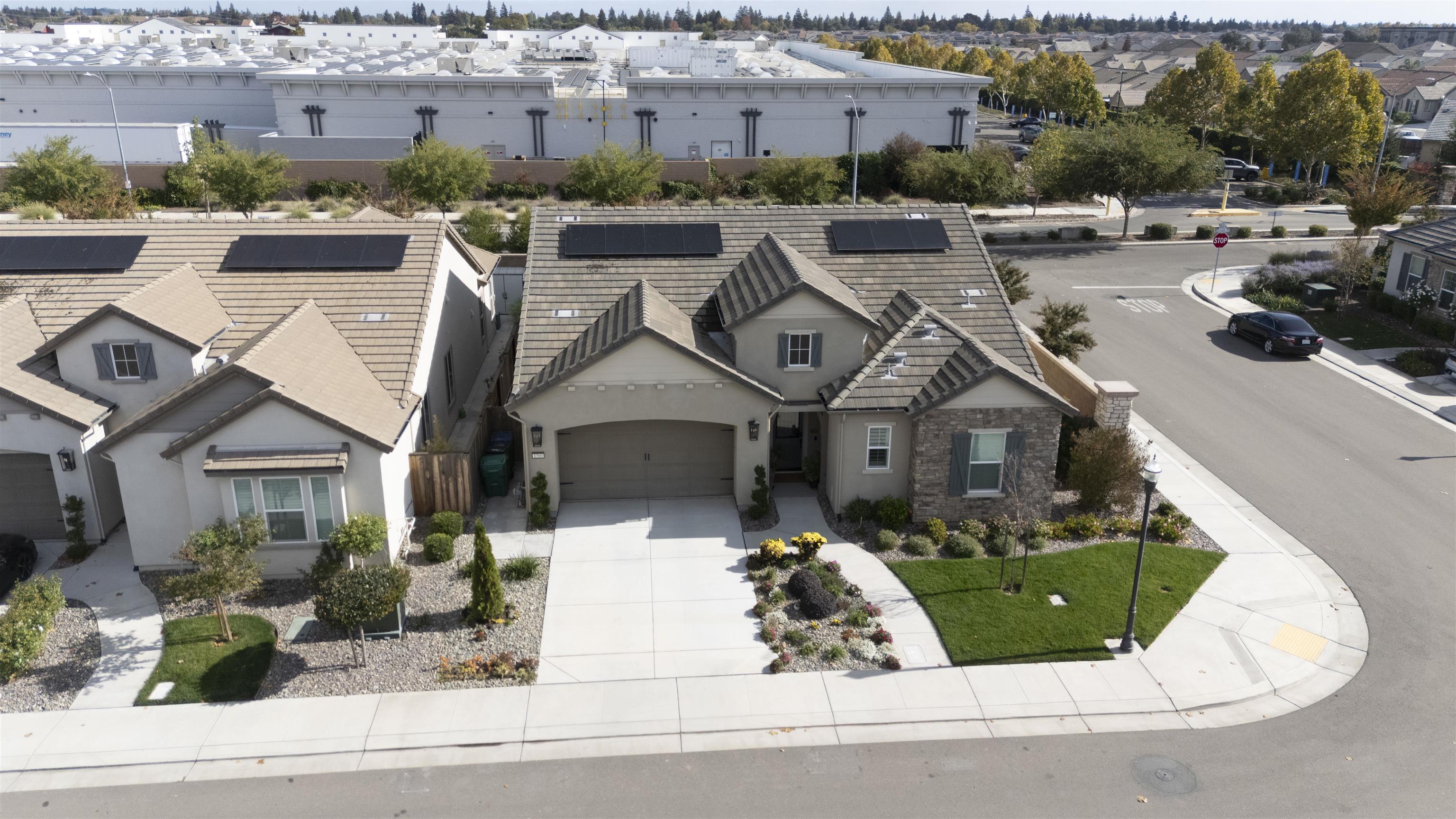 Detail Gallery Image 42 of 47 For 1560 Empire, Lodi,  CA 95242 - 3 Beds | 3 Baths