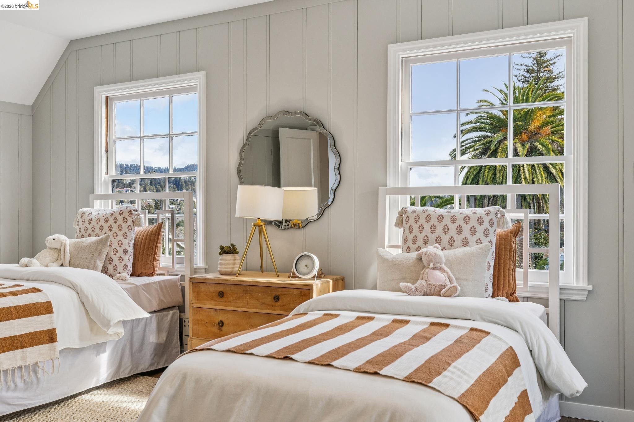 Detail Gallery Image 34 of 60 For 15 Olive Ave, Piedmont,  CA 94611 - 5 Beds | 4/1 Baths