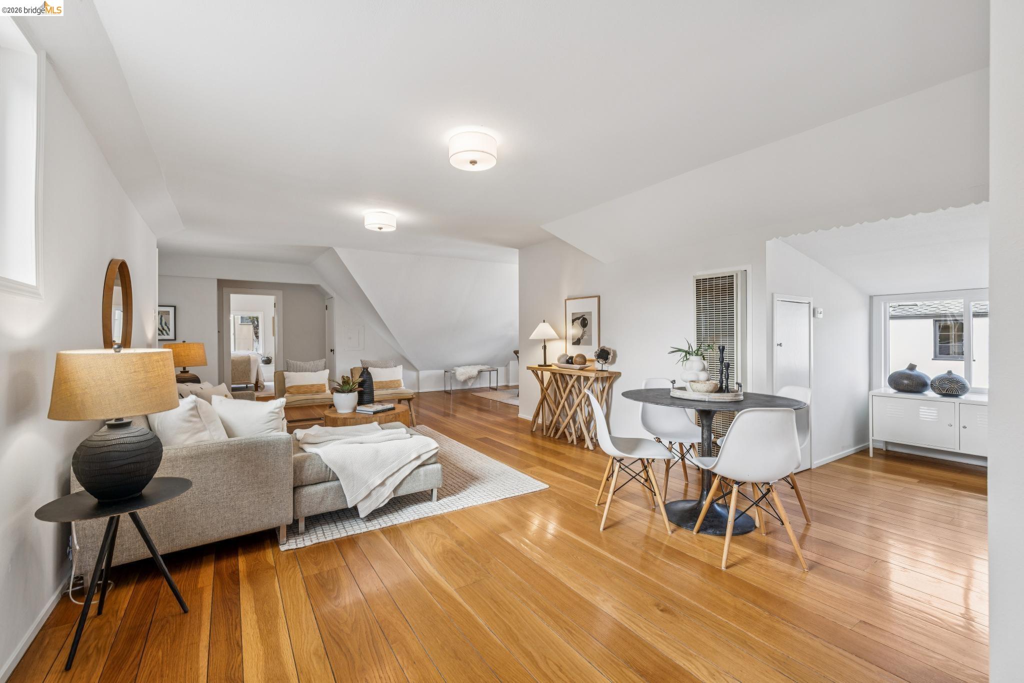 Detail Gallery Image 41 of 60 For 15 Olive Ave, Piedmont,  CA 94611 - 5 Beds | 4/1 Baths