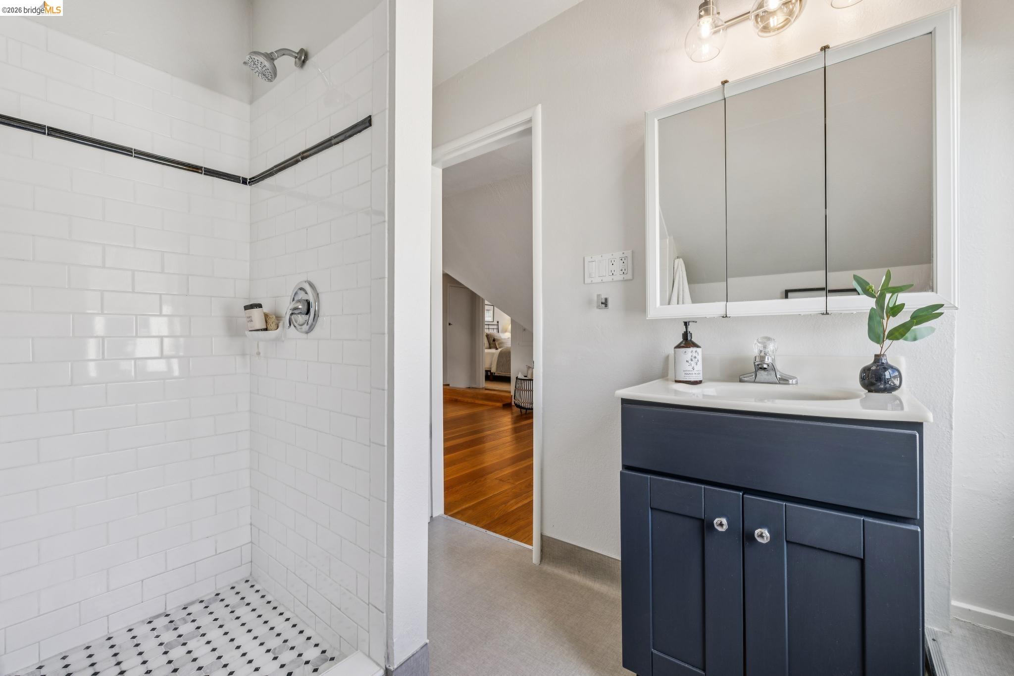 Detail Gallery Image 47 of 60 For 15 Olive Ave, Piedmont,  CA 94611 - 5 Beds | 4/1 Baths