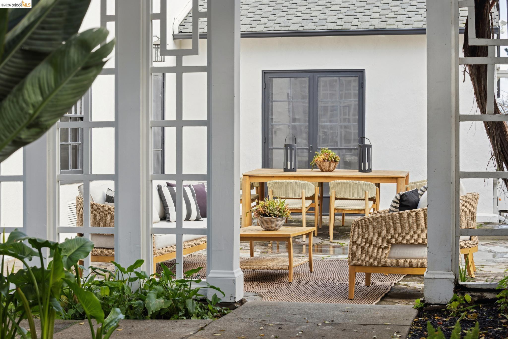 Detail Gallery Image 59 of 60 For 15 Olive Ave, Piedmont,  CA 94611 - 5 Beds | 4/1 Baths