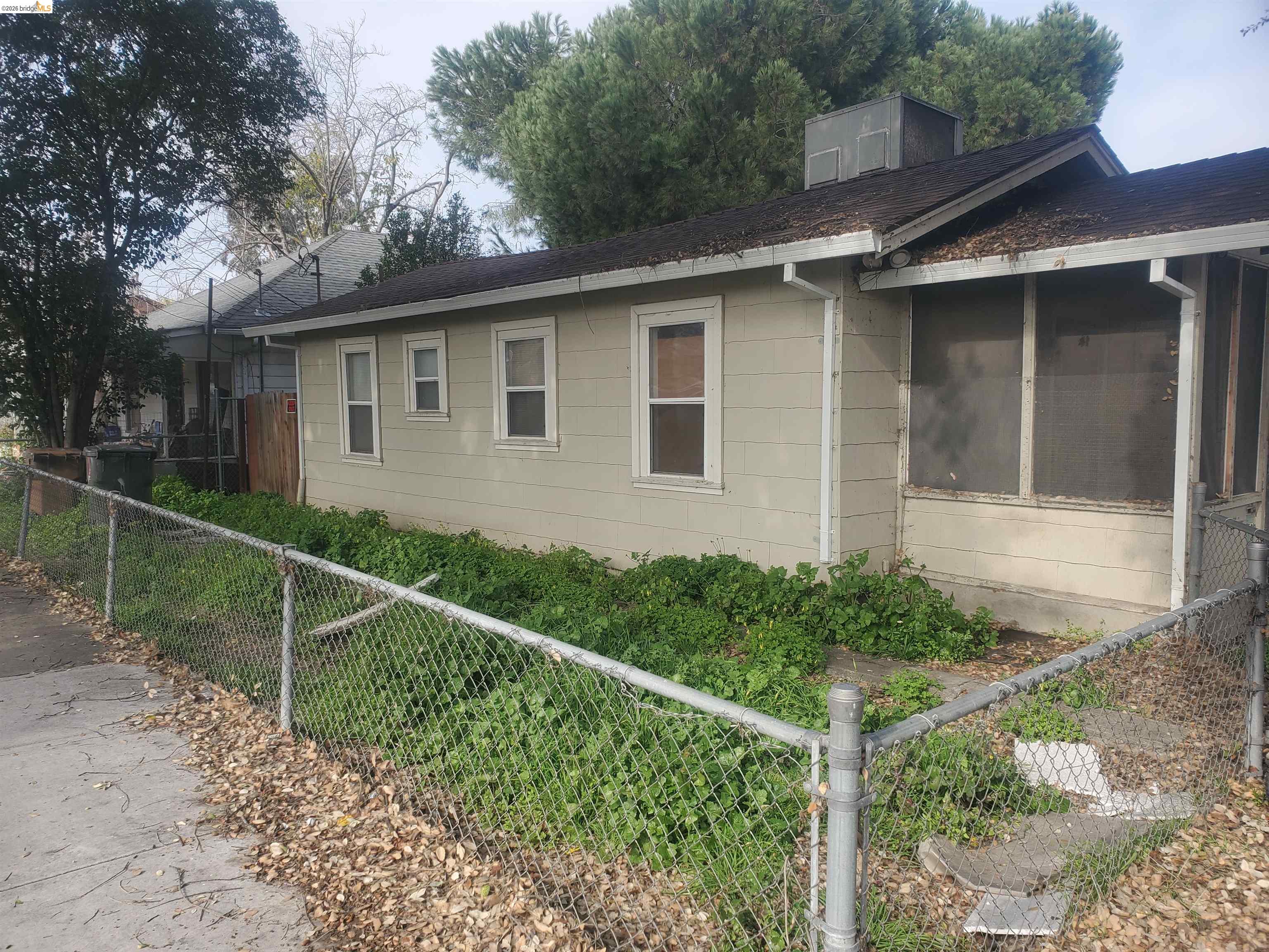 Detail Gallery Image 3 of 14 For 814 F St, Antioch,  CA 94509 - 1 Beds | 1 Baths