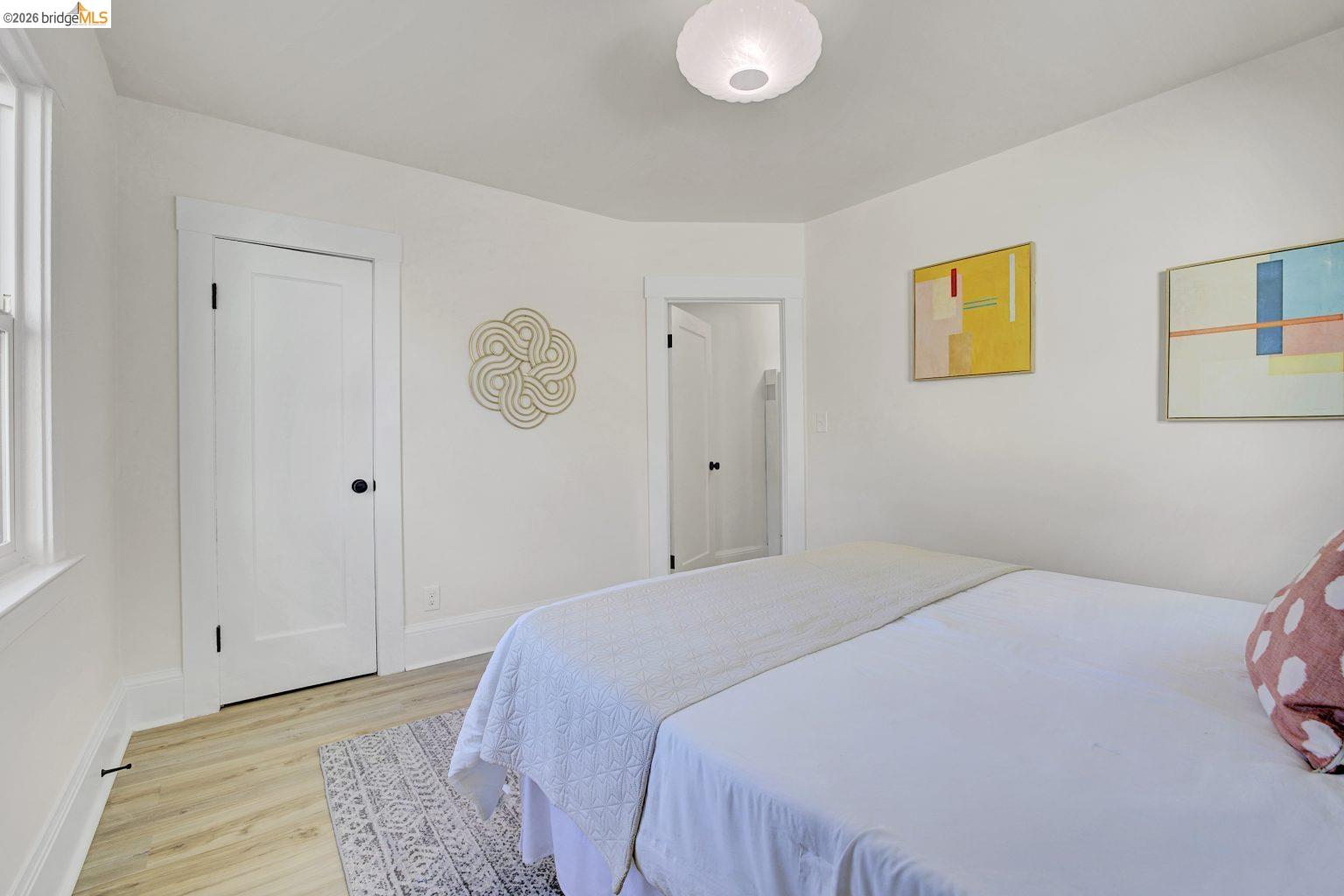 Detail Gallery Image 12 of 41 For 5718 Adeline St, Oakland,  CA 94608 - 2 Beds | 2 Baths
