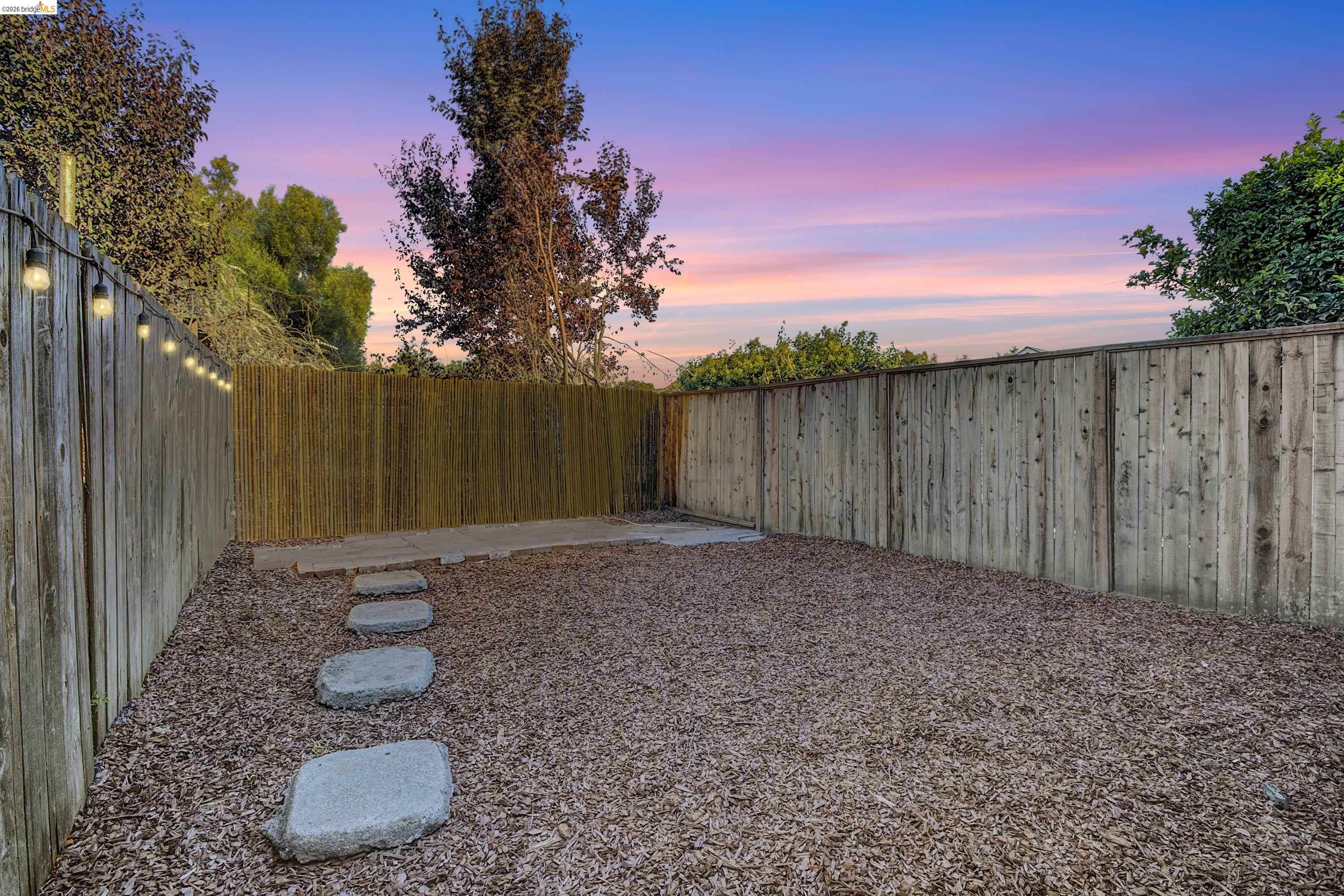 Detail Gallery Image 17 of 41 For 5718 Adeline St, Oakland,  CA 94608 - 2 Beds | 2 Baths