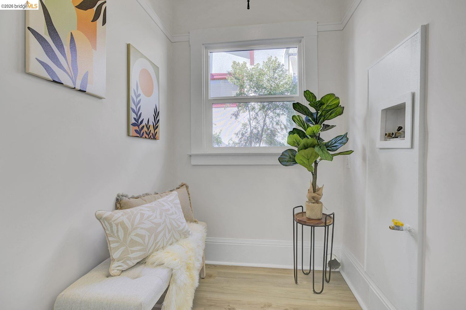 Detail Gallery Image 10 of 41 For 5718 Adeline St, Oakland,  CA 94608 - 2 Beds | 2 Baths