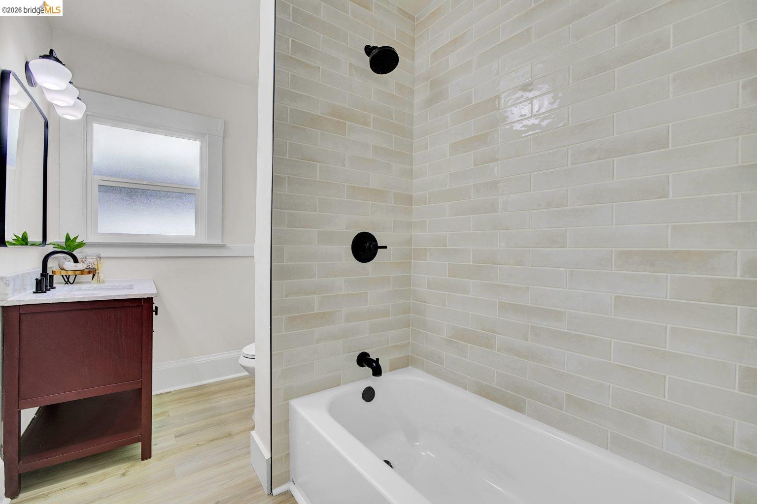 Detail Gallery Image 12 of 42 For 5718 Adeline St, Oakland,  CA 94608 - – Beds | – Baths