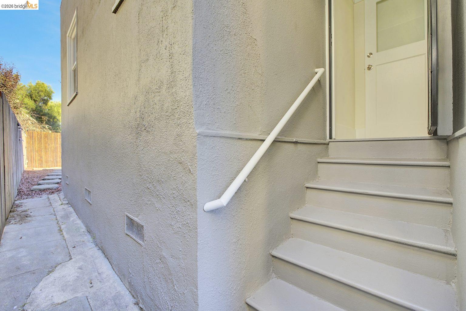 Detail Gallery Image 14 of 42 For 5718 Adeline St, Oakland,  CA 94608 - – Beds | – Baths