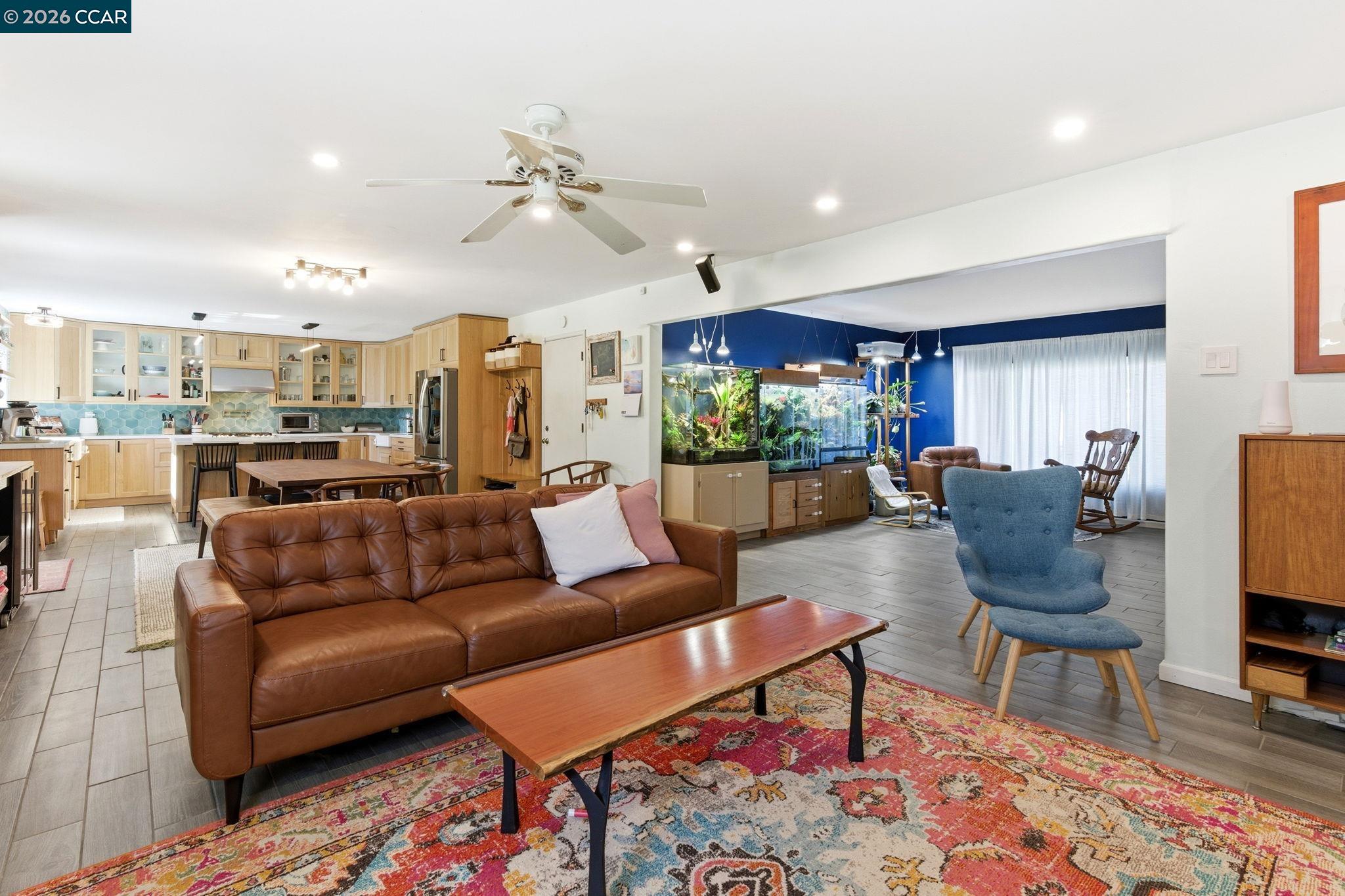 Detail Gallery Image 12 of 60 For 1194 Ventura Dr, Pittsburg,  CA 94565 - 3 Beds | 2 Baths