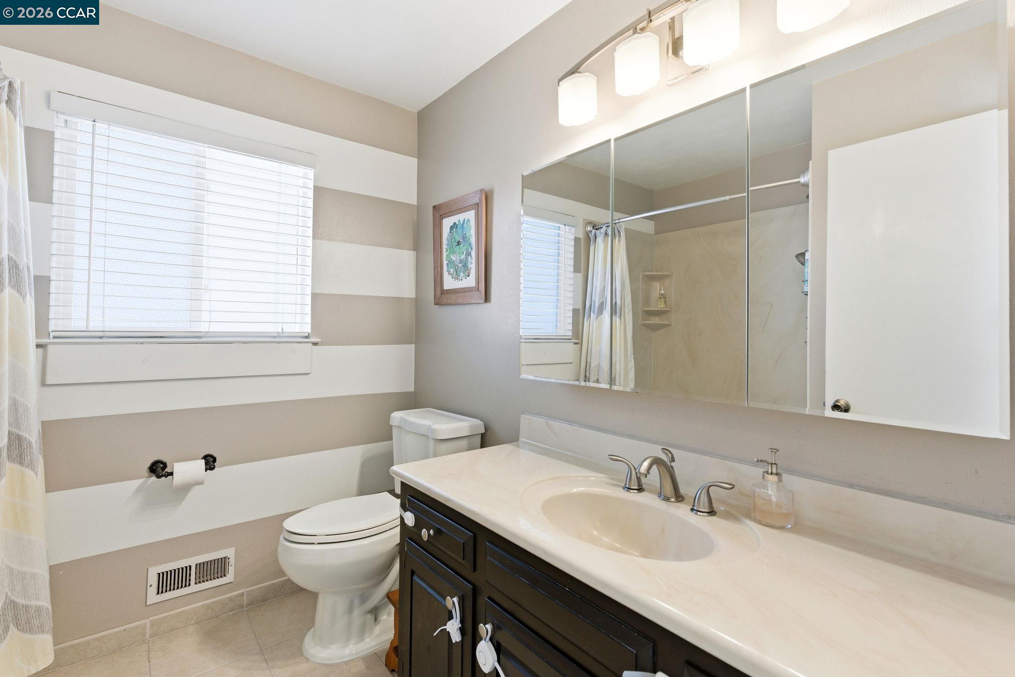 Detail Gallery Image 40 of 60 For 1194 Ventura Dr, Pittsburg,  CA 94565 - 3 Beds | 2 Baths