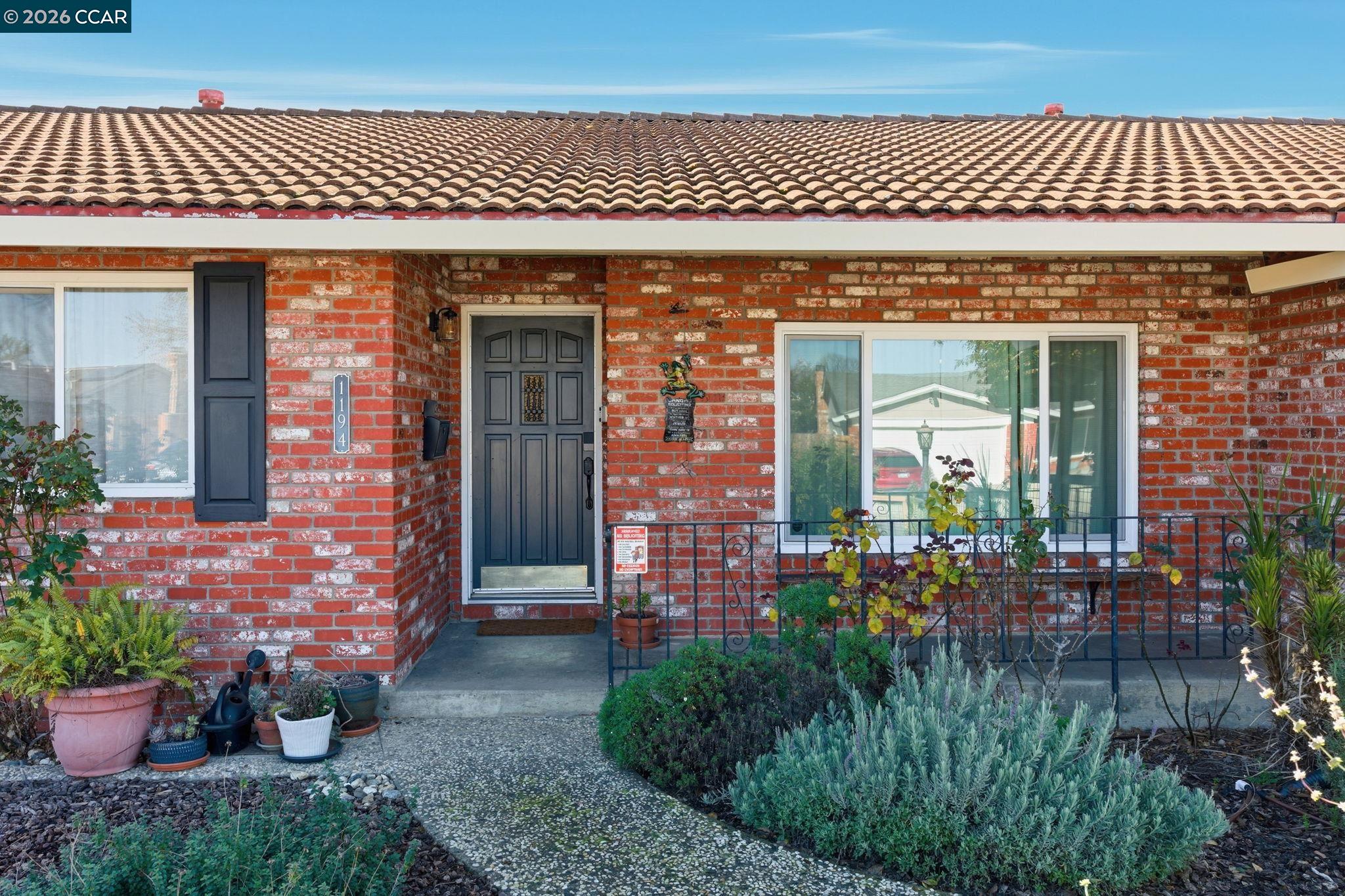 Detail Gallery Image 5 of 60 For 1194 Ventura Dr, Pittsburg,  CA 94565 - 3 Beds | 2 Baths