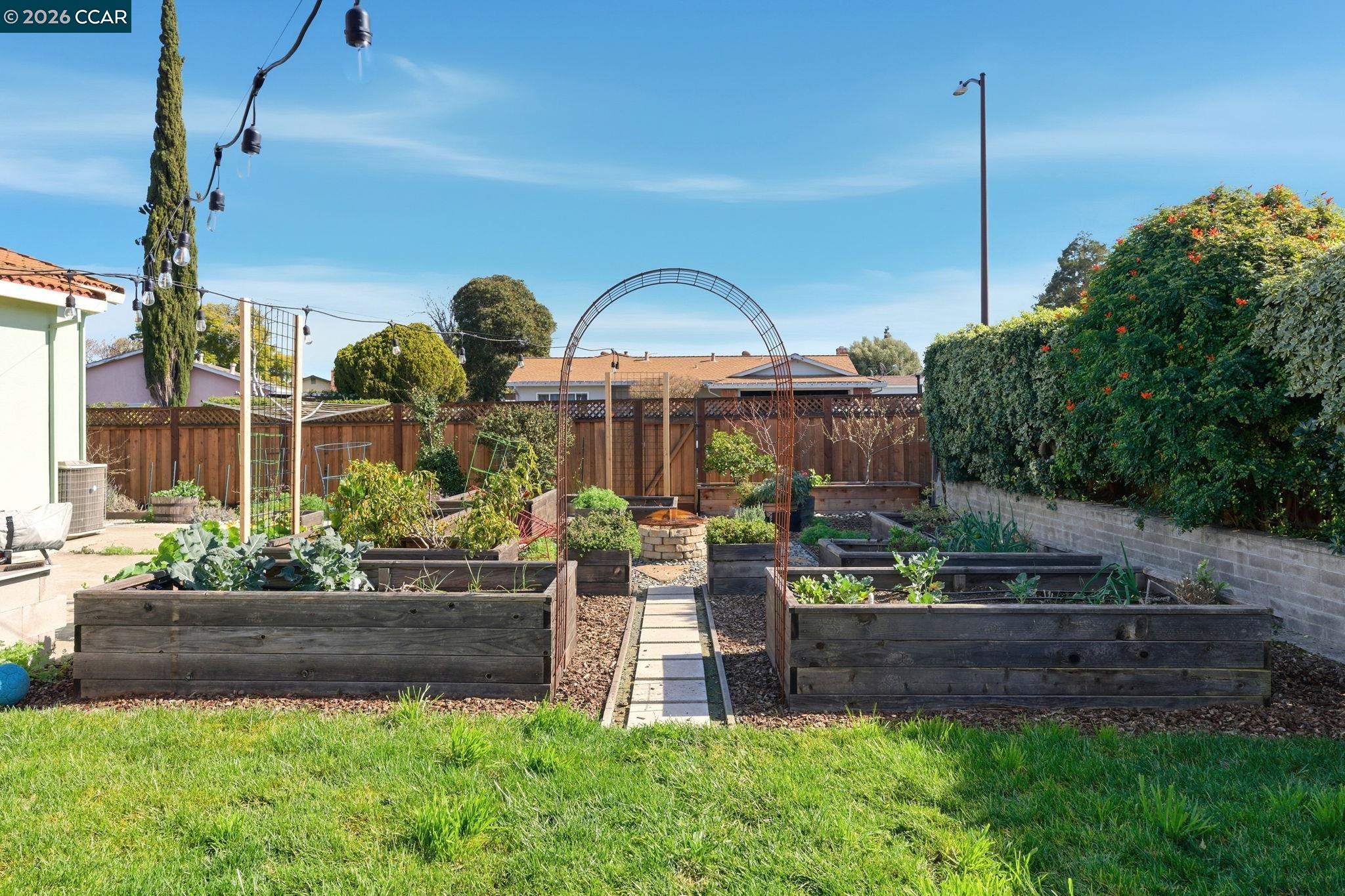 Detail Gallery Image 45 of 60 For 1194 Ventura Dr, Pittsburg,  CA 94565 - 3 Beds | 2 Baths