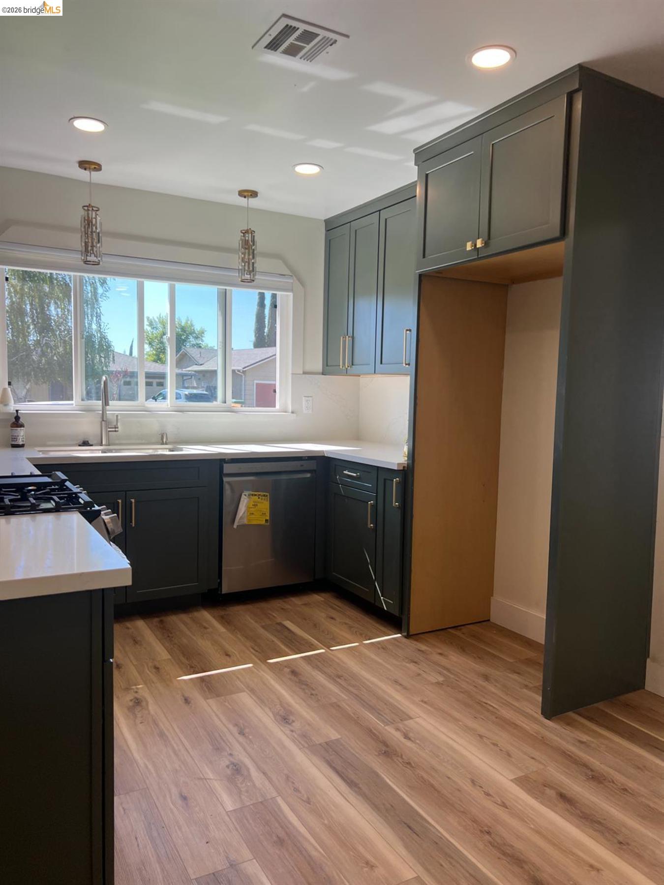 Detail Gallery Image 17 of 38 For 1612 S Church Street, Lodi,  CA 95240-6206 - 3 Beds | 2 Baths