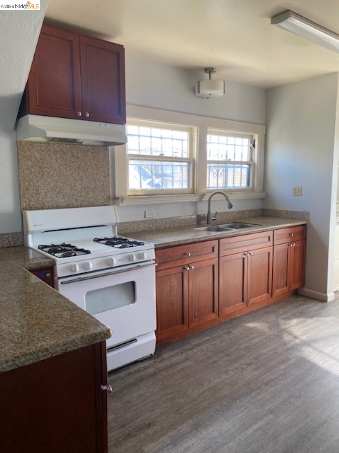 Detail Gallery Image 2 of 9 For 1304 62nd Ave, Oakland,  CA 94621 - – Beds | – Baths