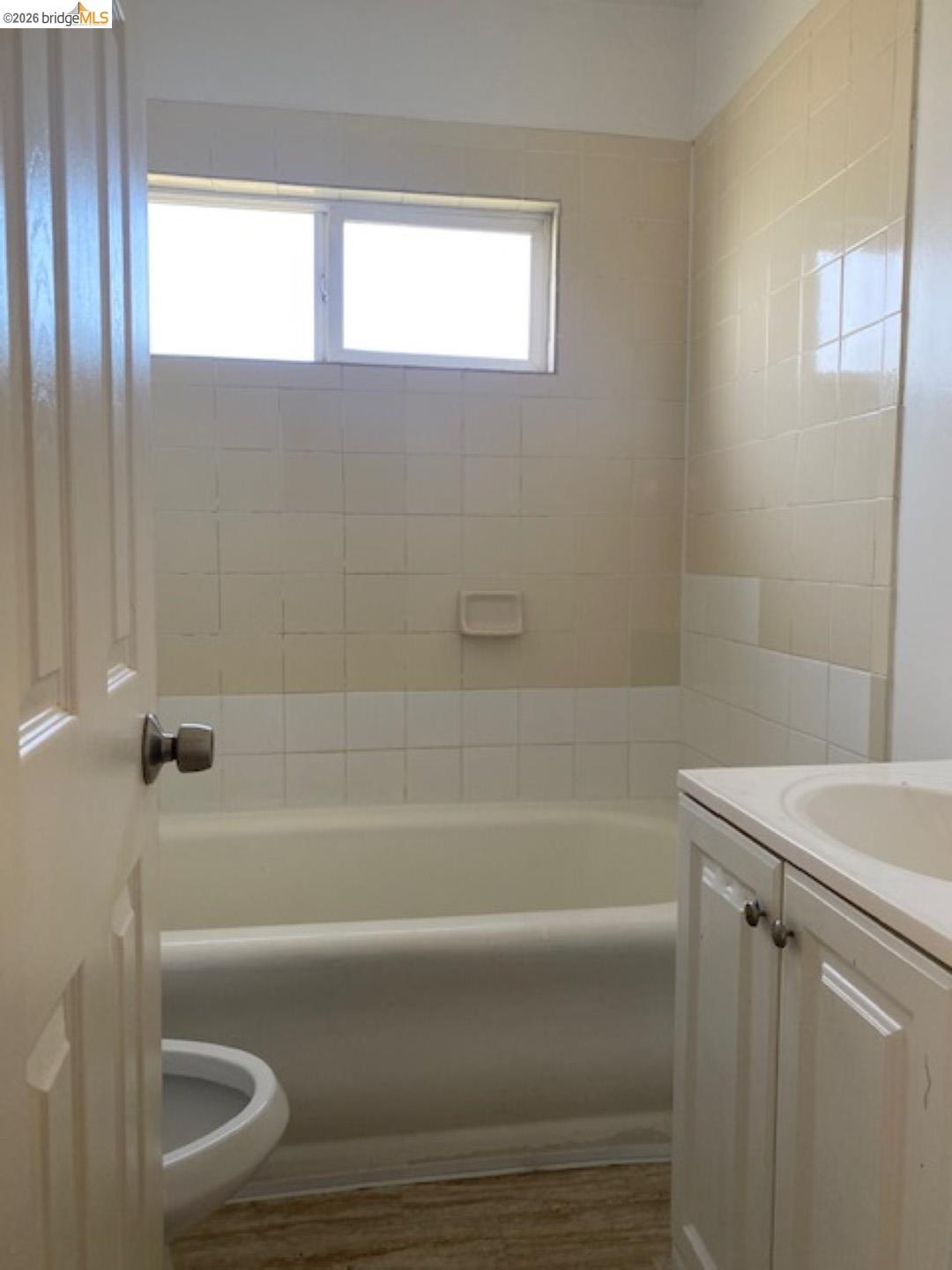 Detail Gallery Image 5 of 9 For 1304 62nd Ave, Oakland,  CA 94621 - – Beds | – Baths